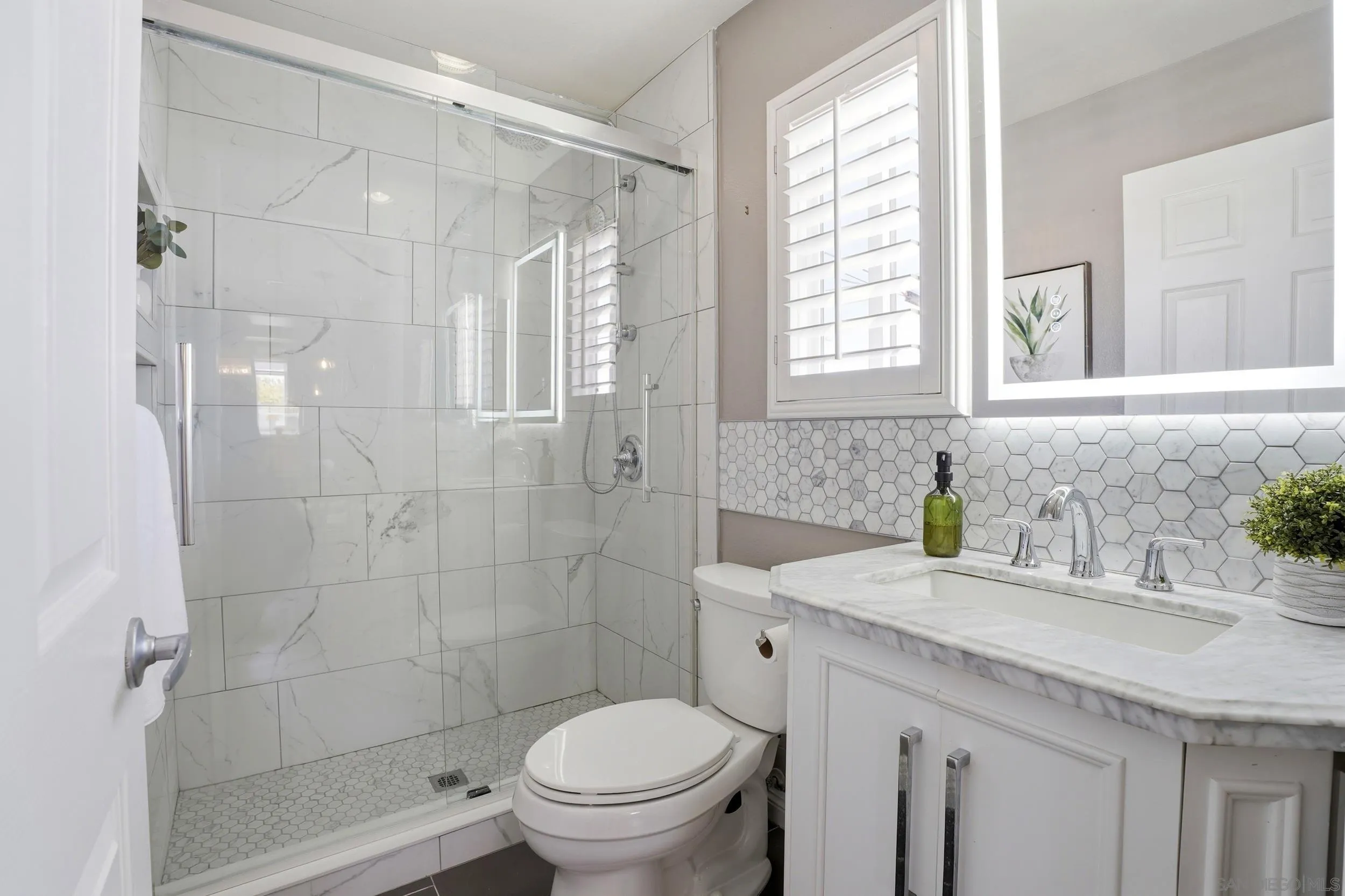 https://cdn.realtyfeed.com/cdn/127/260014024/4f1e367e8ab22fdc5daebe19610d2424.webp