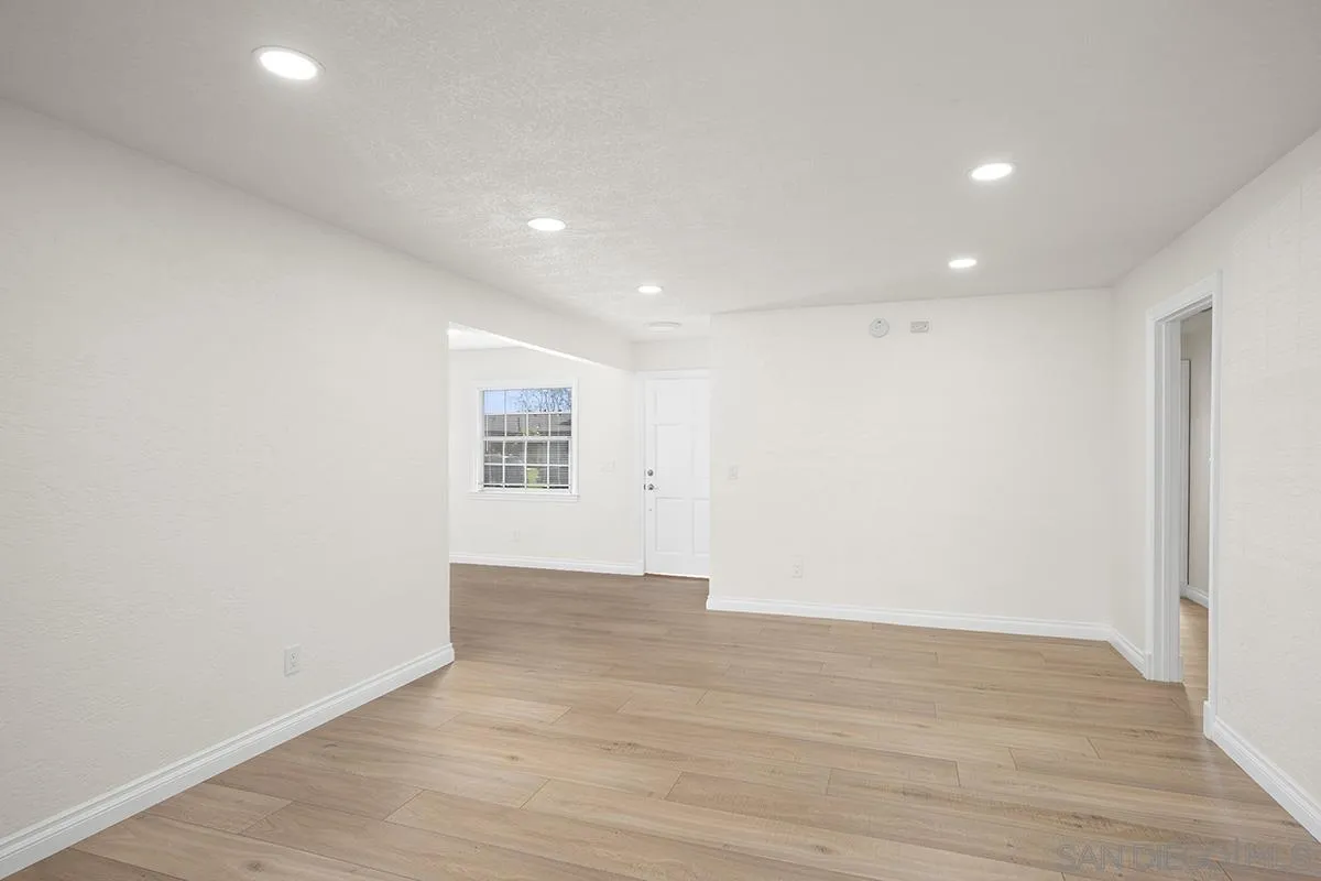 https://cdn.realtyfeed.com/cdn/127/260014025/4fba5a746e33b5192d9194f0e065c7ad.webp