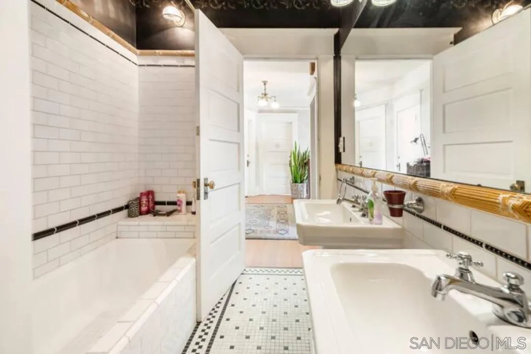https://cdn.realtyfeed.com/cdn/127/260014030/501de48af83e3150124d9b1482a18c1d.webp