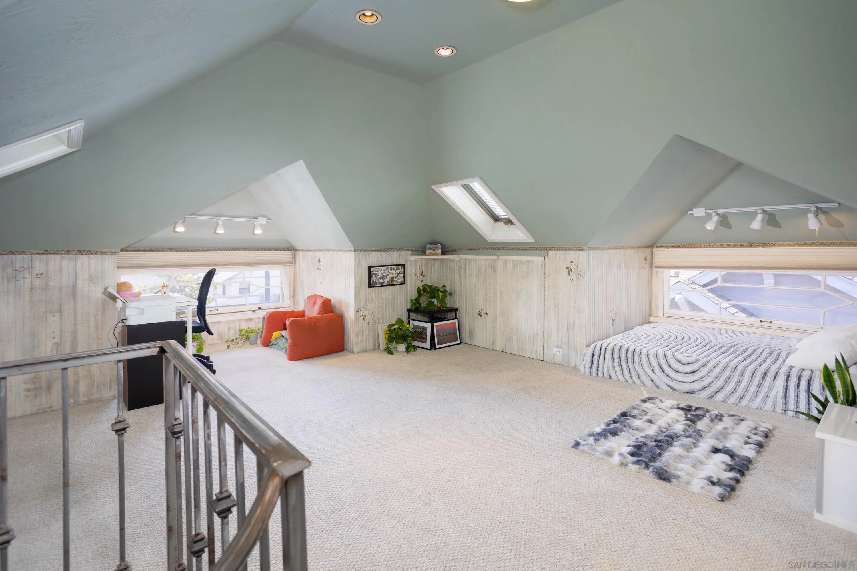 https://cdn.realtyfeed.com/cdn/127/260014030/a393aa555b7f5ed96595f400184aaf0d.webp