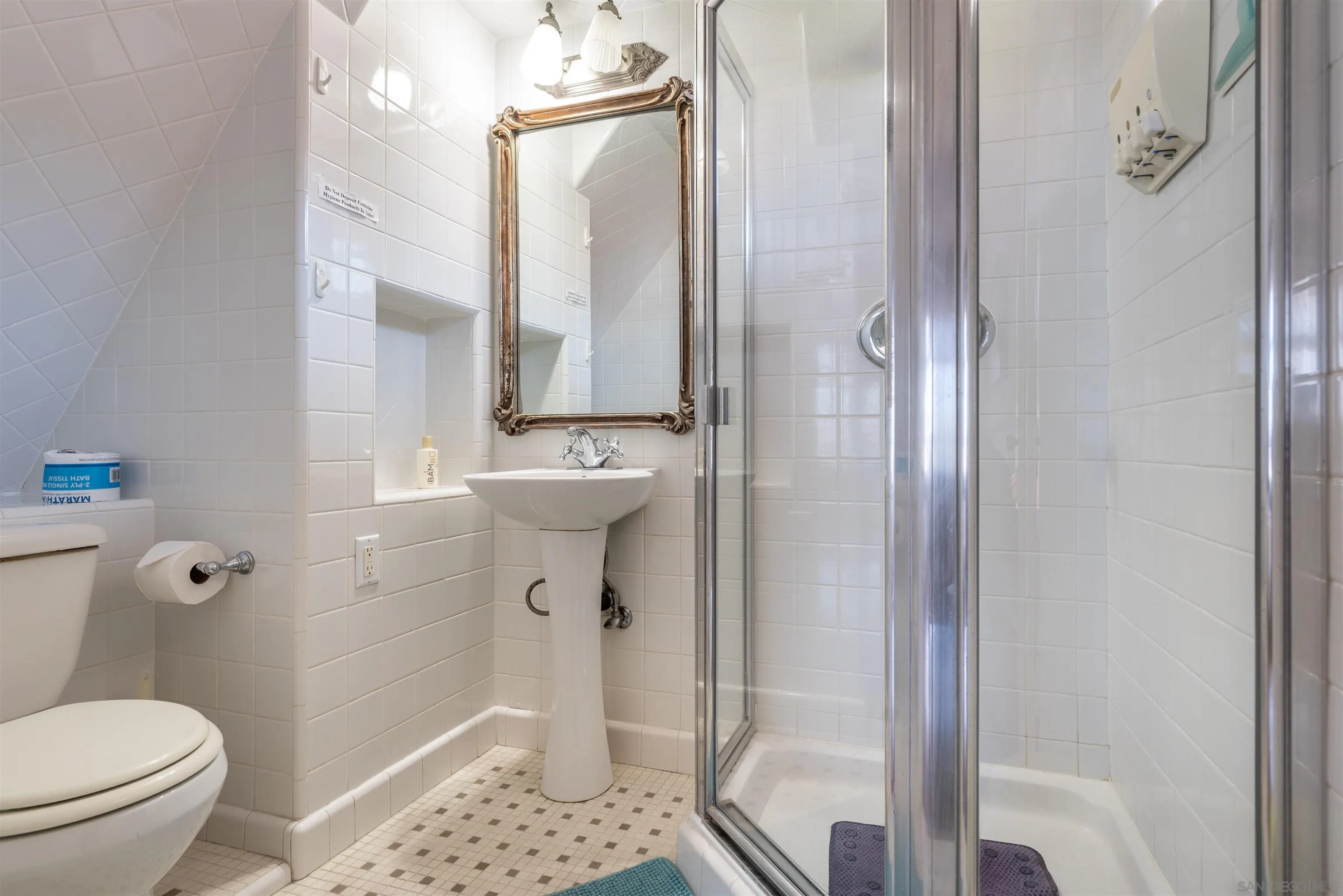 https://cdn.realtyfeed.com/cdn/127/260014030/c8bbd36ce32b94c83b30e2d7918d97cf.webp