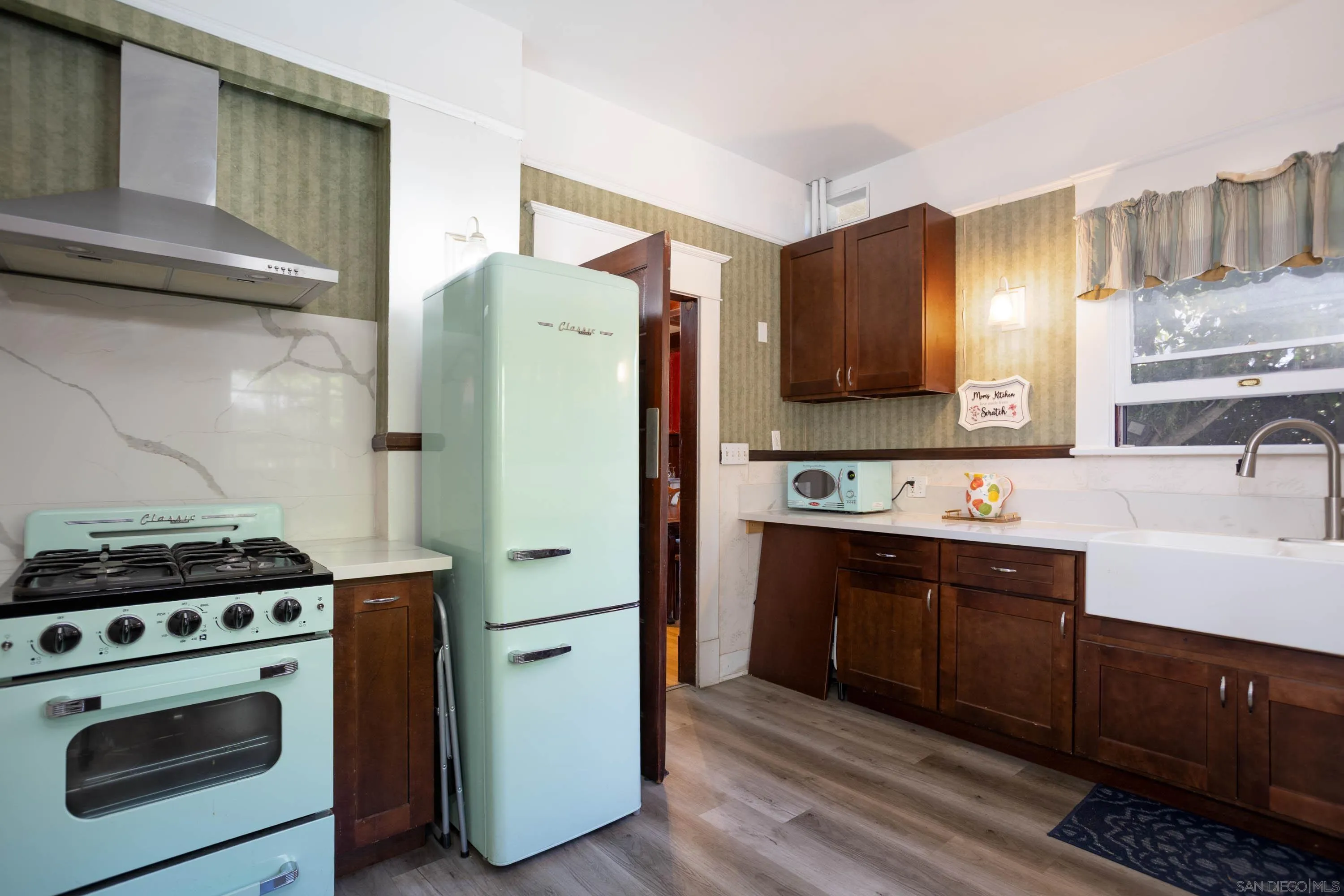 https://cdn.realtyfeed.com/cdn/127/260014030/ead343da43e09f6e1c588bbe84ccbc83.webp