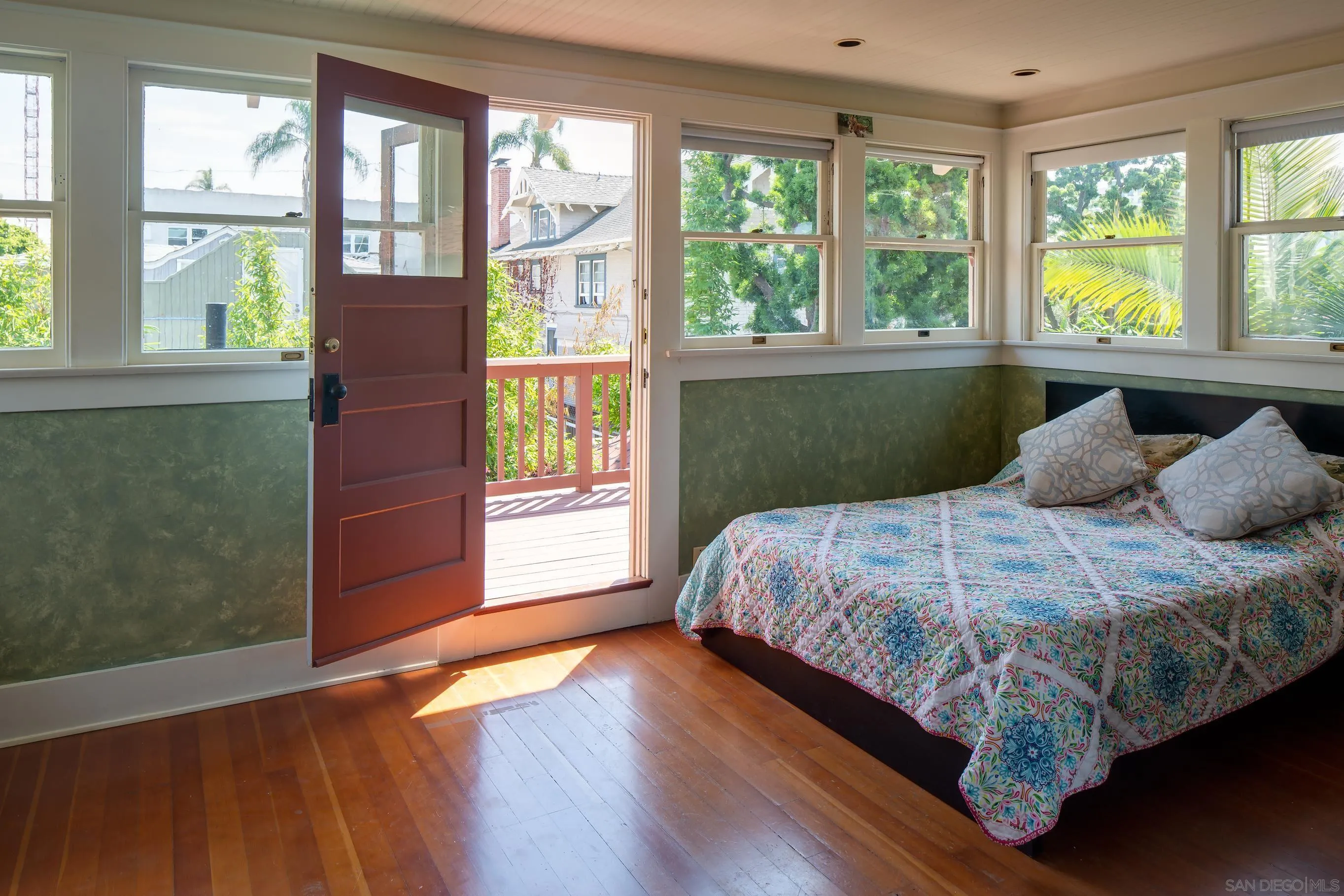 https://cdn.realtyfeed.com/cdn/127/260014030/f9474992d3e56eaf31563a16b9ef15fb.webp