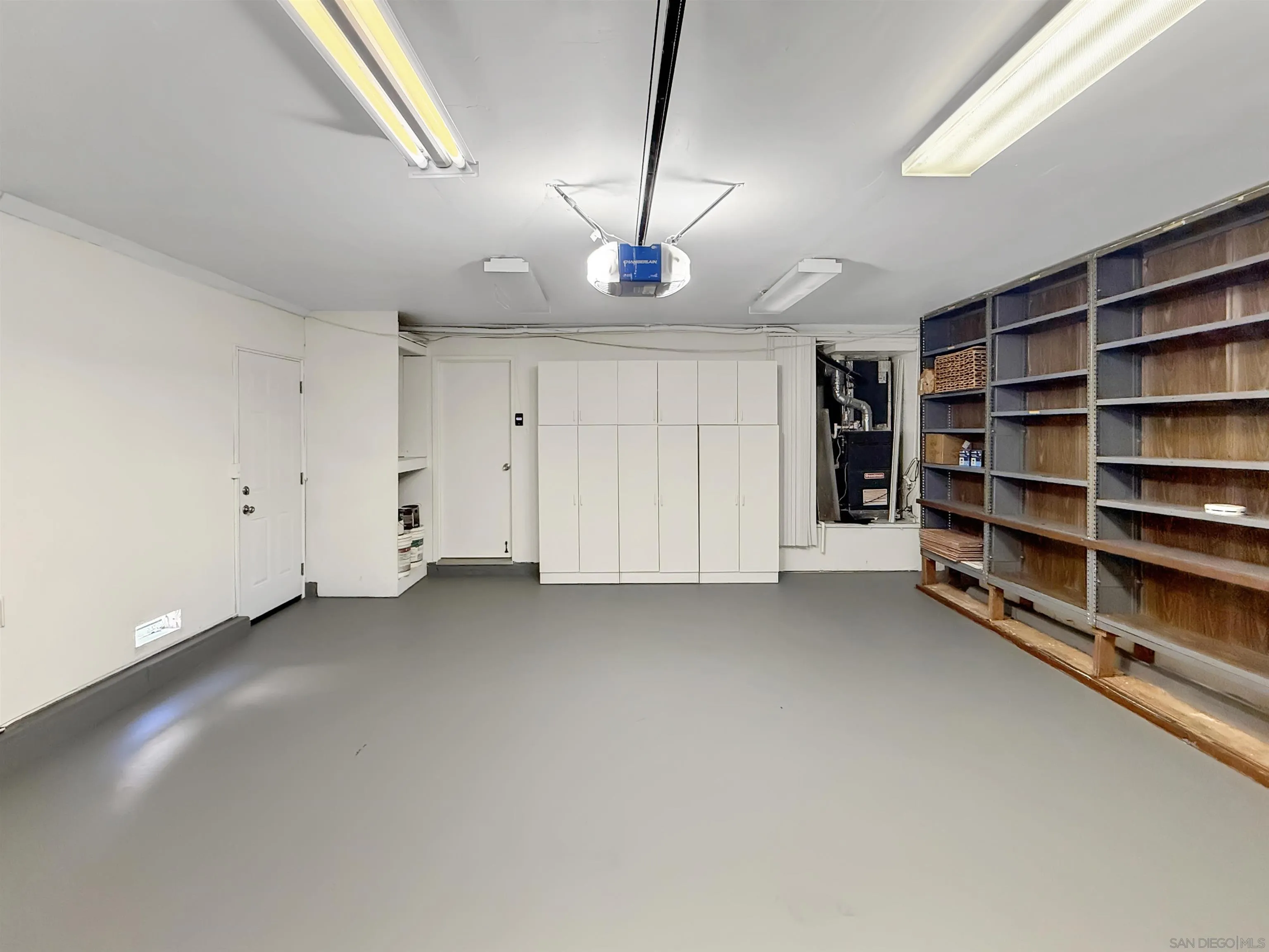 https://cdn.realtyfeed.com/cdn/127/260014031/120bc8eb9629ad8291e95392692ad86e.webp