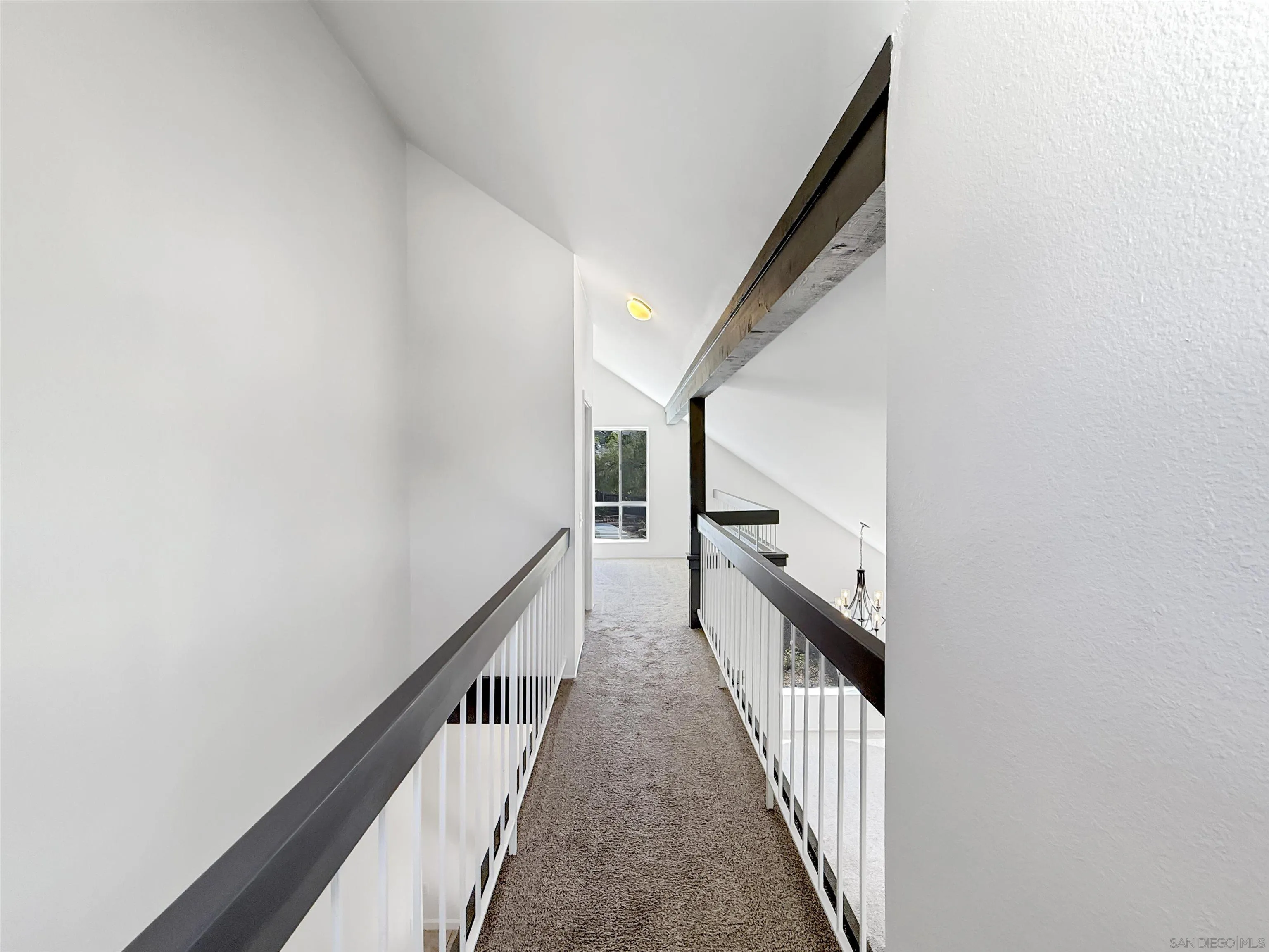 https://cdn.realtyfeed.com/cdn/127/260014031/44e0f8234ca756a1088ffc01abc14a7b.webp