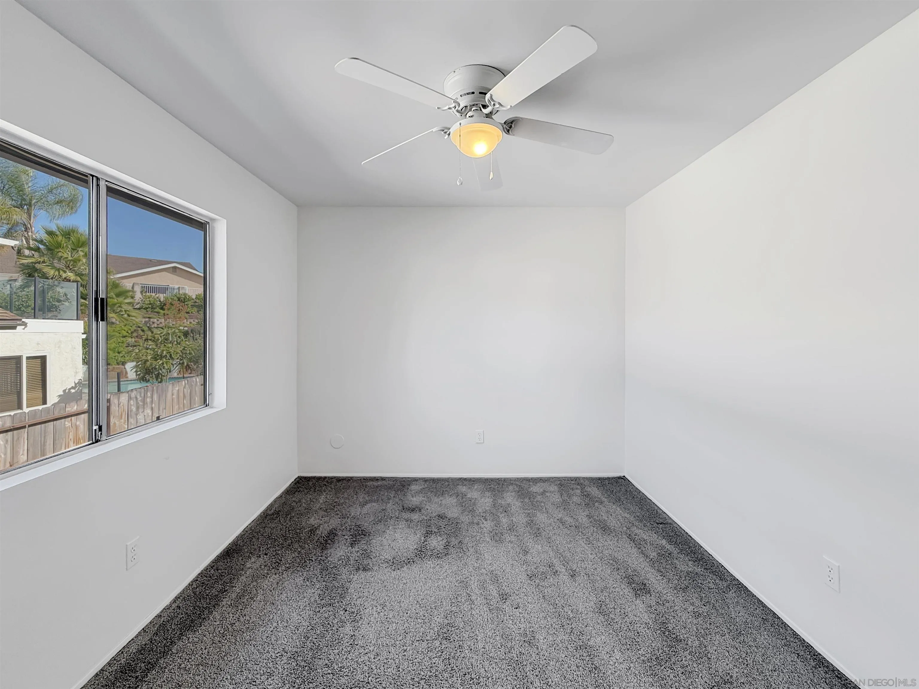 https://cdn.realtyfeed.com/cdn/127/260014031/f3eeeac3fb6f9bc6536b3945423d2044.webp