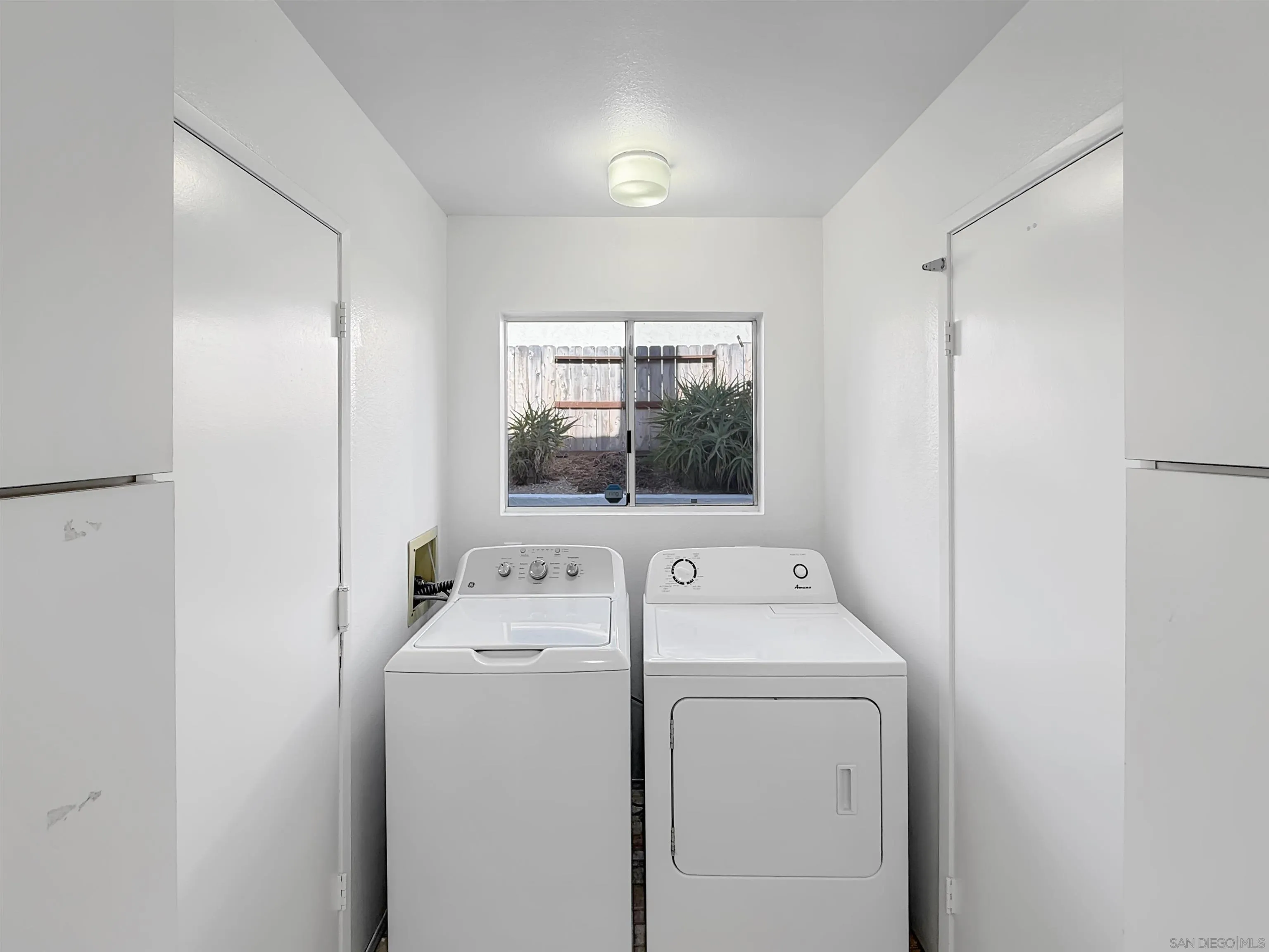https://cdn.realtyfeed.com/cdn/127/260014031/f8f6efabac32d3fe9386349d3bb8b679.webp
