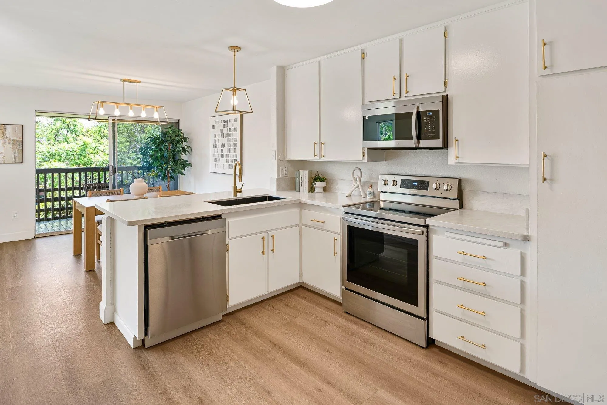 Photo #12: 260014032 Listing: Photo #12