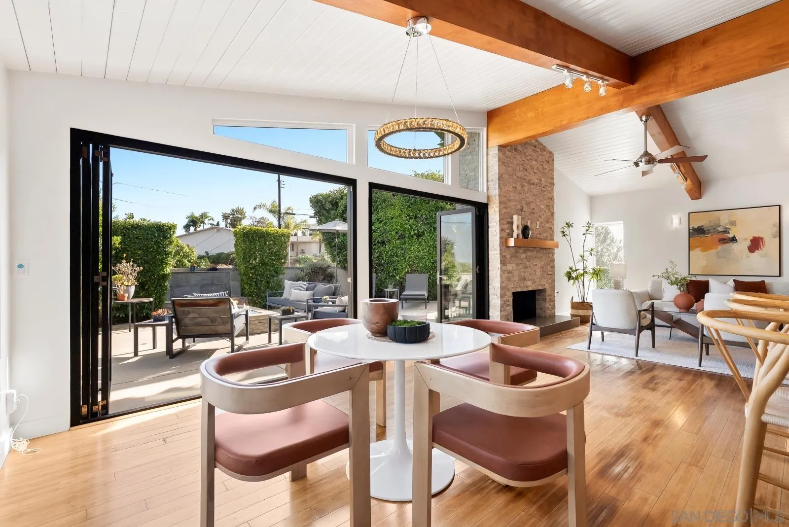 https://cdn.realtyfeed.com/cdn/127/260014033/11ec2dad3b0d006aec246cbe799ae99a.webp