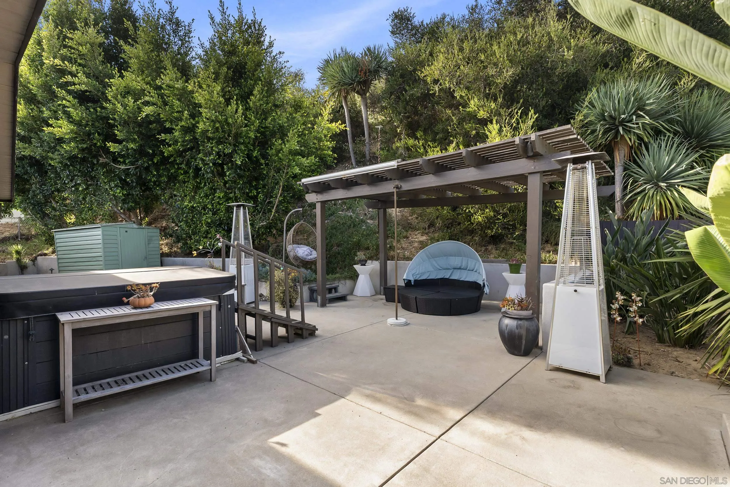 https://cdn.realtyfeed.com/cdn/127/260014033/33f13cbb67b17dfdf2f5d5355057e1da.webp