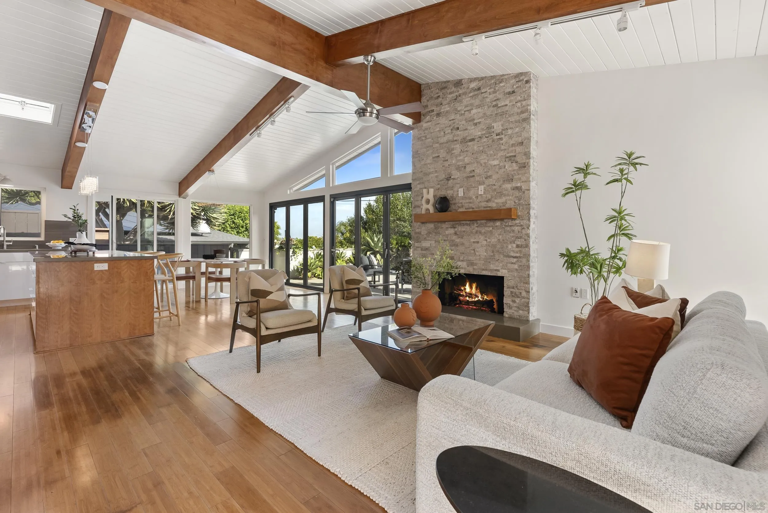 https://cdn.realtyfeed.com/cdn/127/260014033/38d43c60ea757f08a700f3857a97ee7f.webp