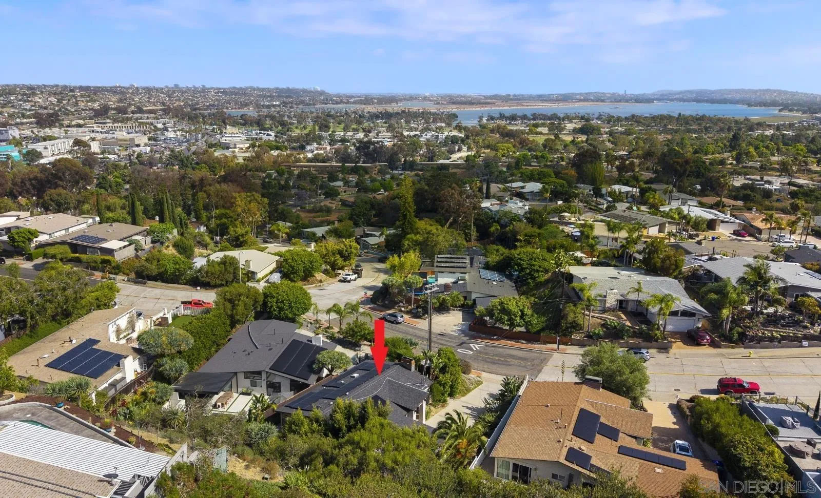 https://cdn.realtyfeed.com/cdn/127/260014033/85b25d7b7aaca376fa9a7065e47a46cf.webp