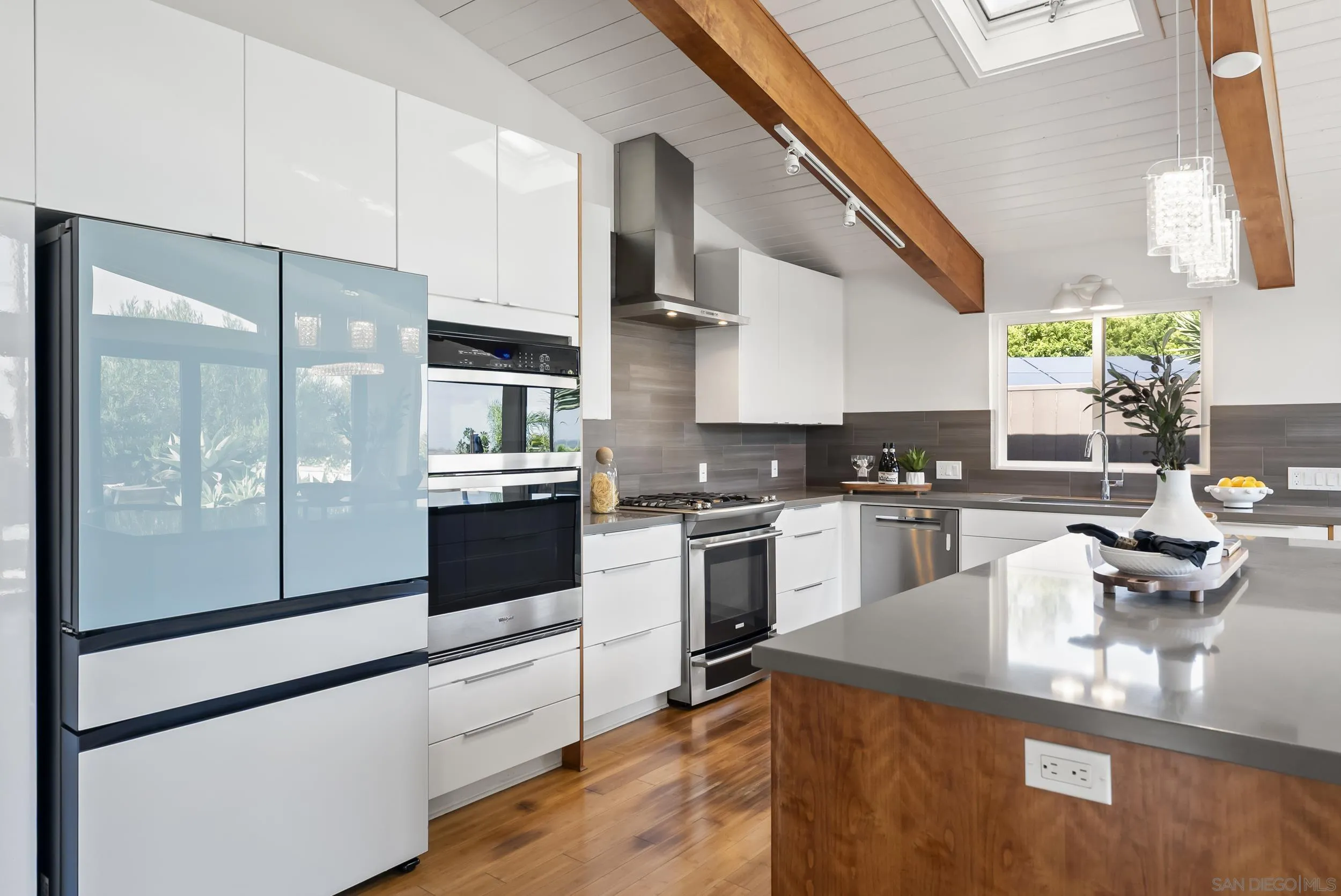 https://cdn.realtyfeed.com/cdn/127/260014033/a7f17546850f09058b326b8a5659168c.webp