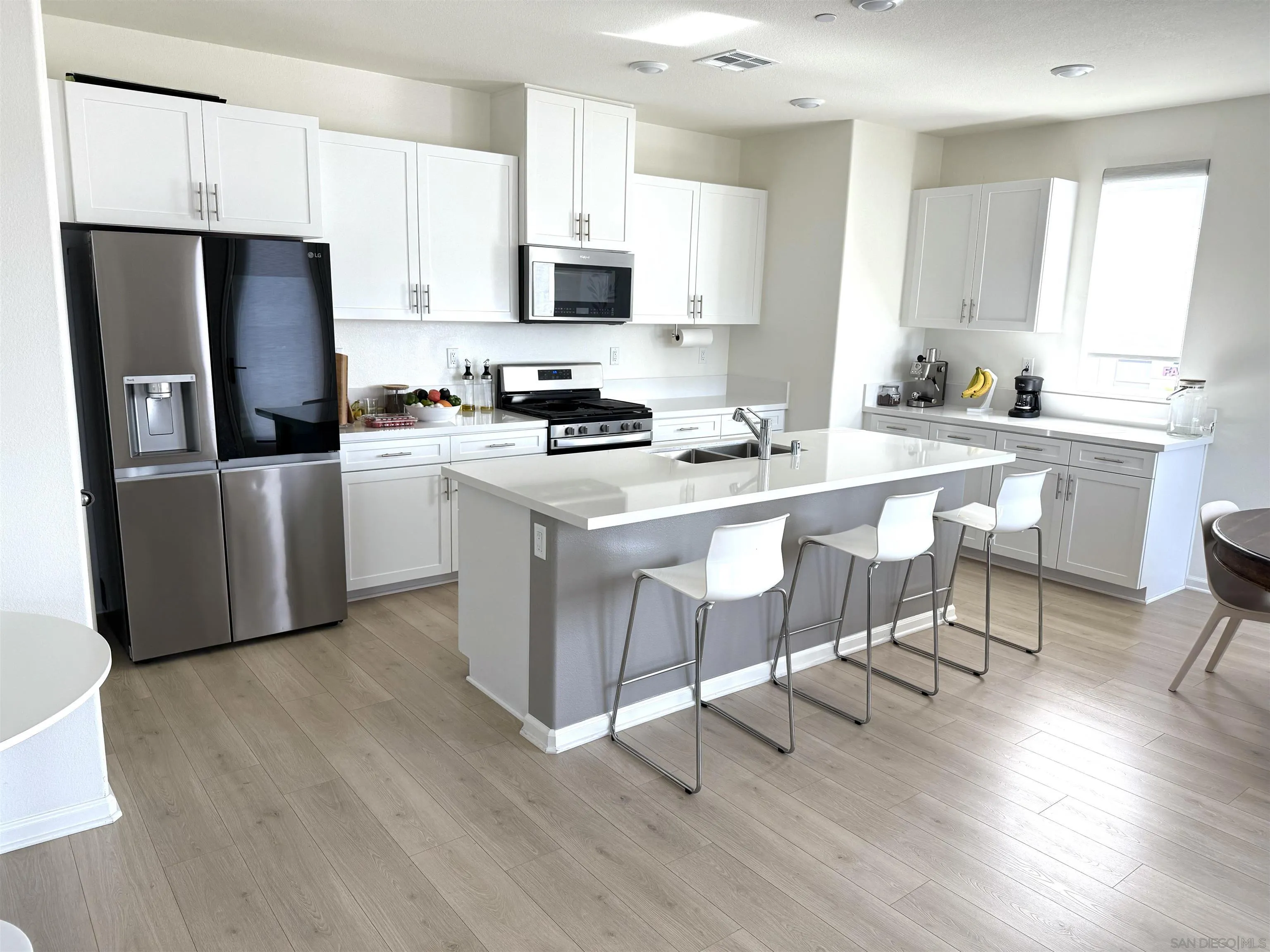 https://cdn.realtyfeed.com/cdn/127/260014035/6e17137becb4e6916d00267f2551e4e6.webp