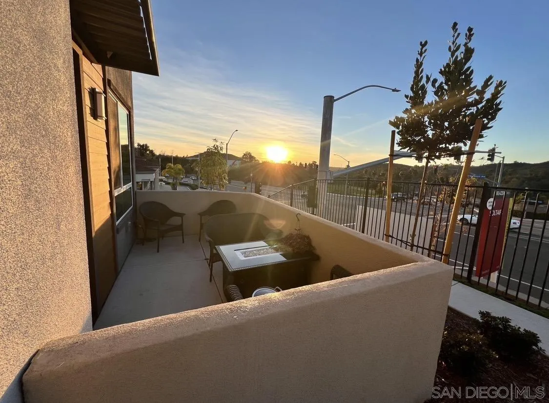 https://cdn.realtyfeed.com/cdn/127/260014035/711c6d638e5f2b08c794f08c819dcfe6.webp