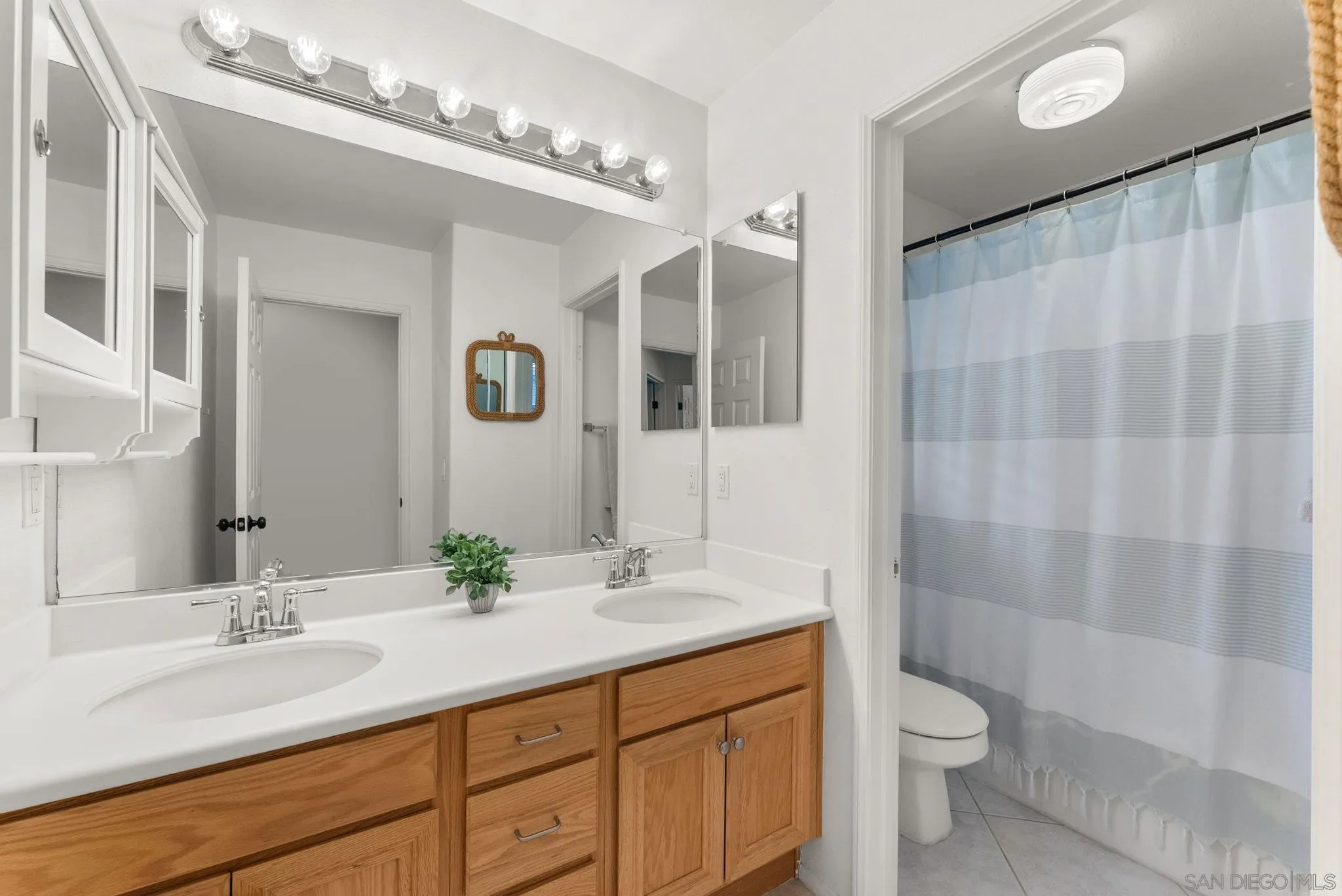 https://cdn.realtyfeed.com/cdn/127/260014038/21706e99d696abebd3d9524f526464ec.webp
