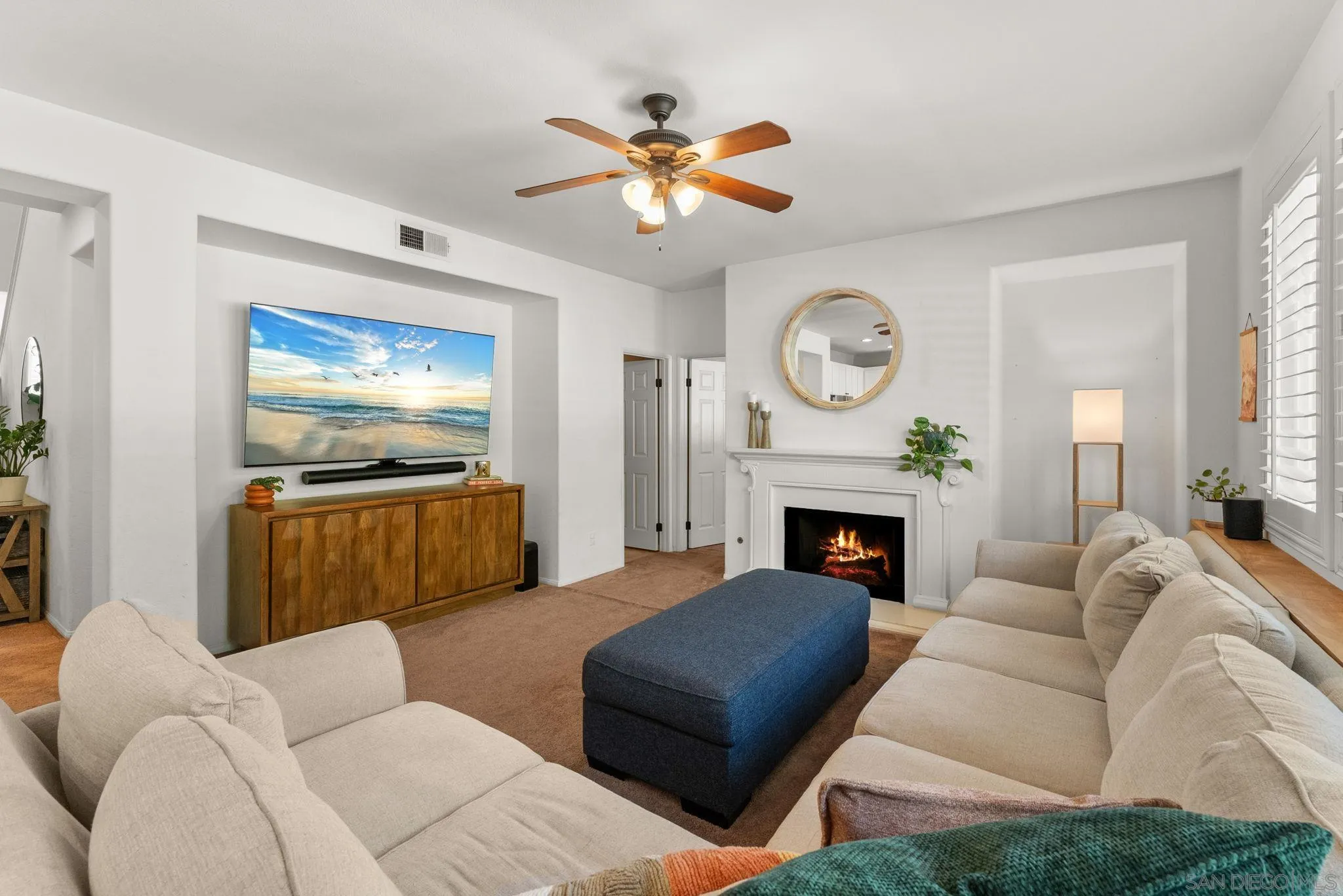 https://cdn.realtyfeed.com/cdn/127/260014038/9f6d4d99ae463ef5e7324c0157723892.webp