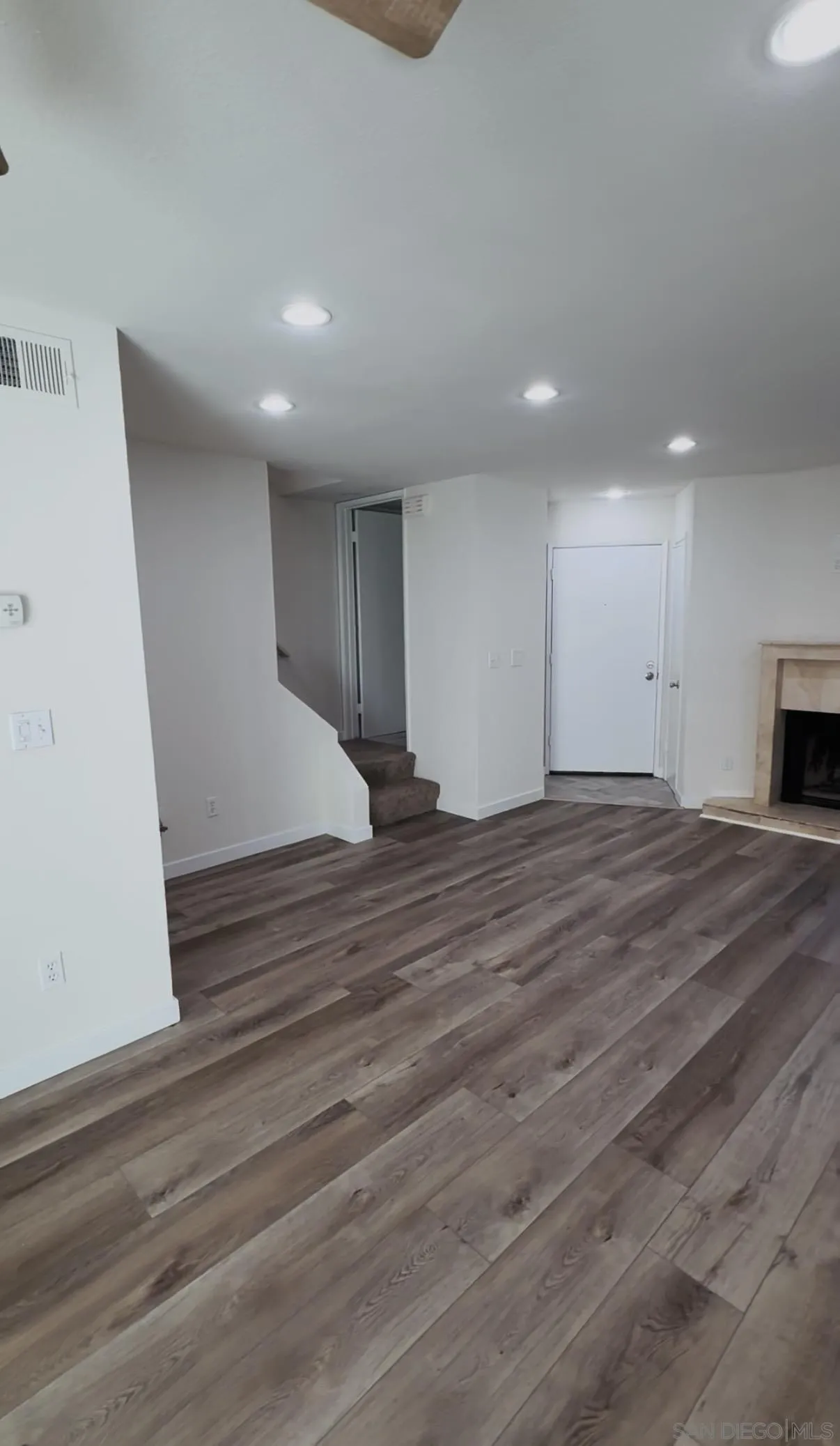 Photo #1: 260014039 Listing: Photo #1