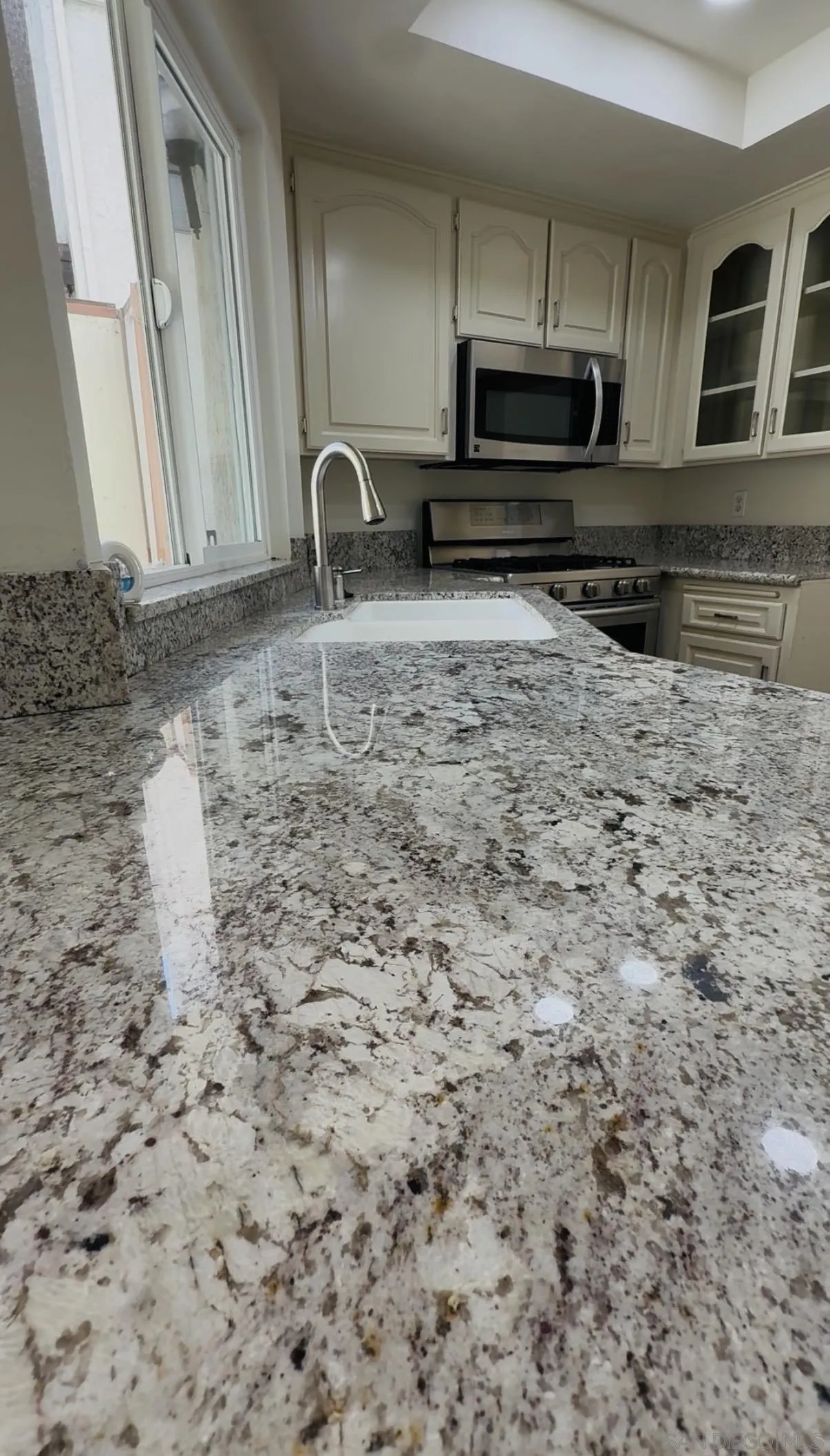 Photo #4: 260014039 Listing: Photo #4