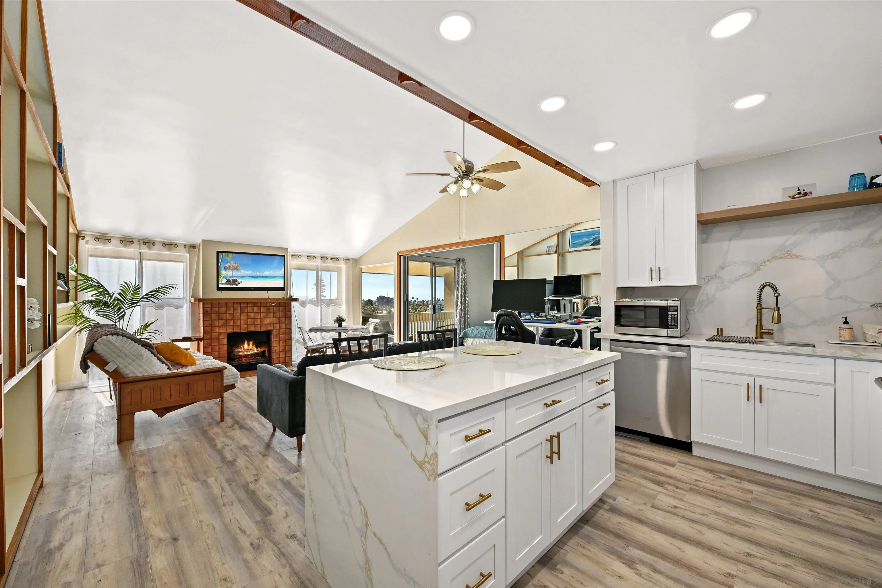 Photo #1: 260014041 Listing: Photo #1
