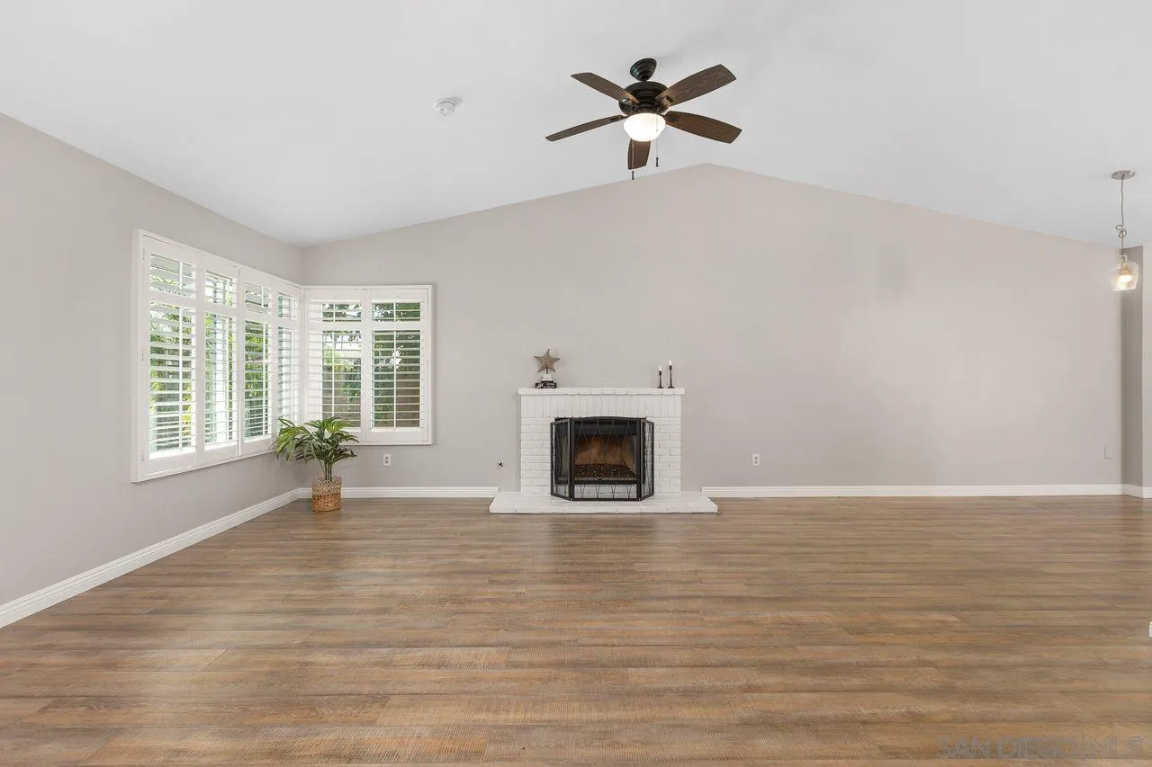 https://cdn.realtyfeed.com/cdn/127/260014042/4b8363222413198cbf690fdb43c721a1.webp