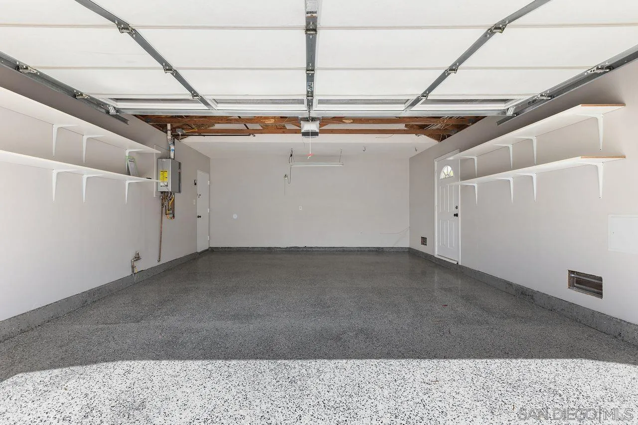 https://cdn.realtyfeed.com/cdn/127/260014042/5bb7357d1ff5107559cd8c6817723e08.webp