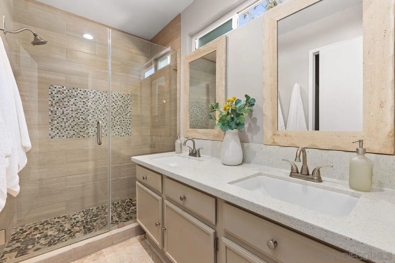 https://cdn.realtyfeed.com/cdn/127/260014042/647f541d327d19581afec577b2bb0b9d.webp