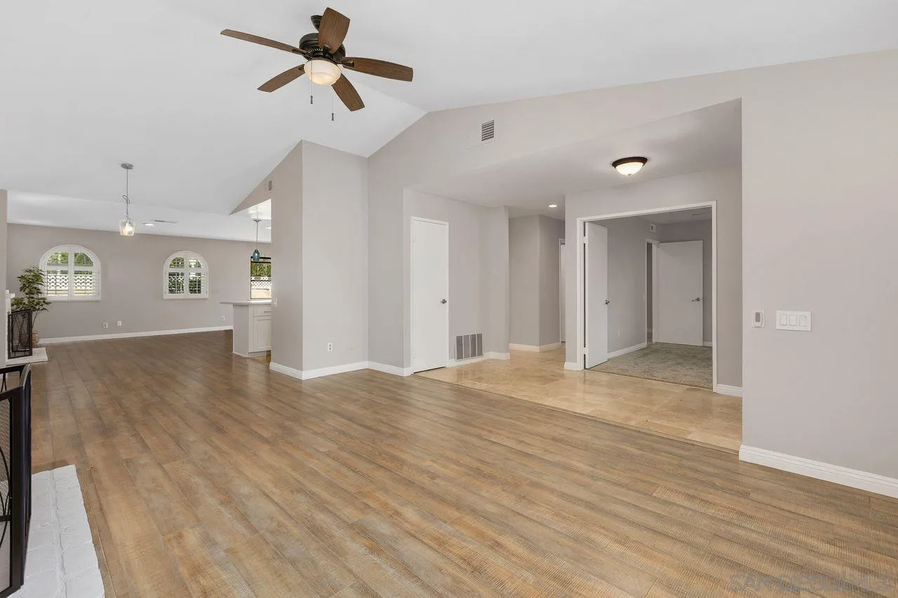 https://cdn.realtyfeed.com/cdn/127/260014042/a5fa071a16dd34fccd9e107605f18eed.webp
