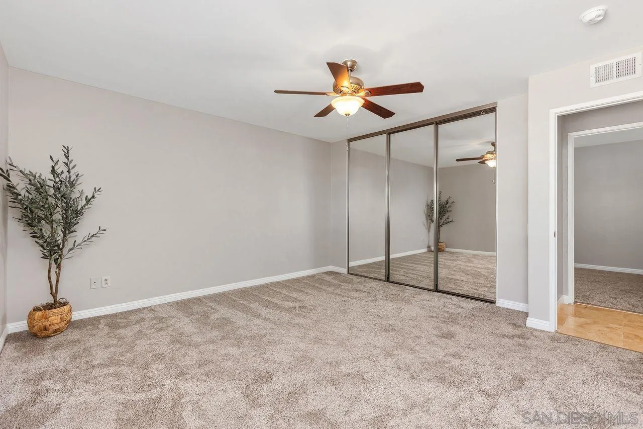 https://cdn.realtyfeed.com/cdn/127/260014042/f72453bfef94c6fa649daf45df1b9123.webp