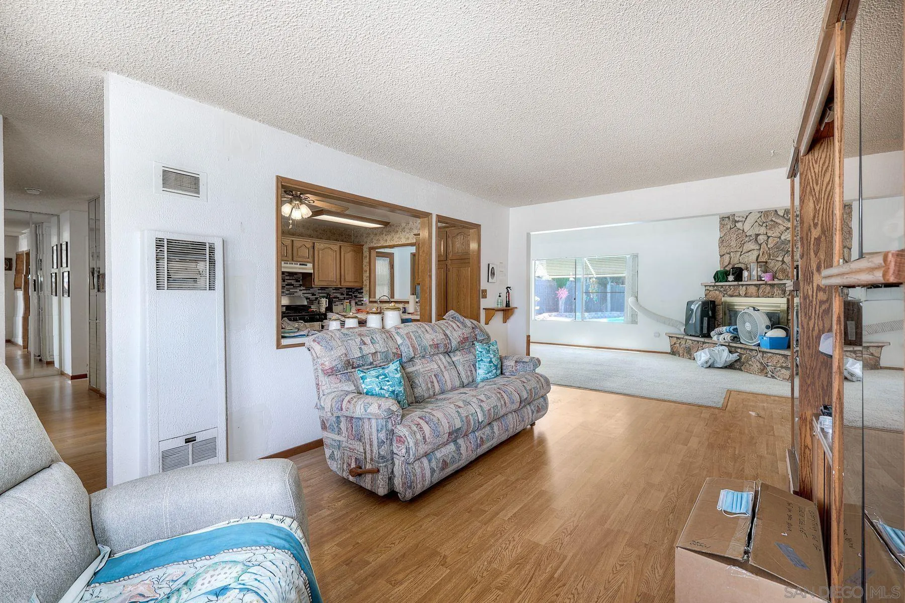 https://cdn.realtyfeed.com/cdn/127/260014043/0b4ecd447d7660b7eac02e459d3dc51c.webp