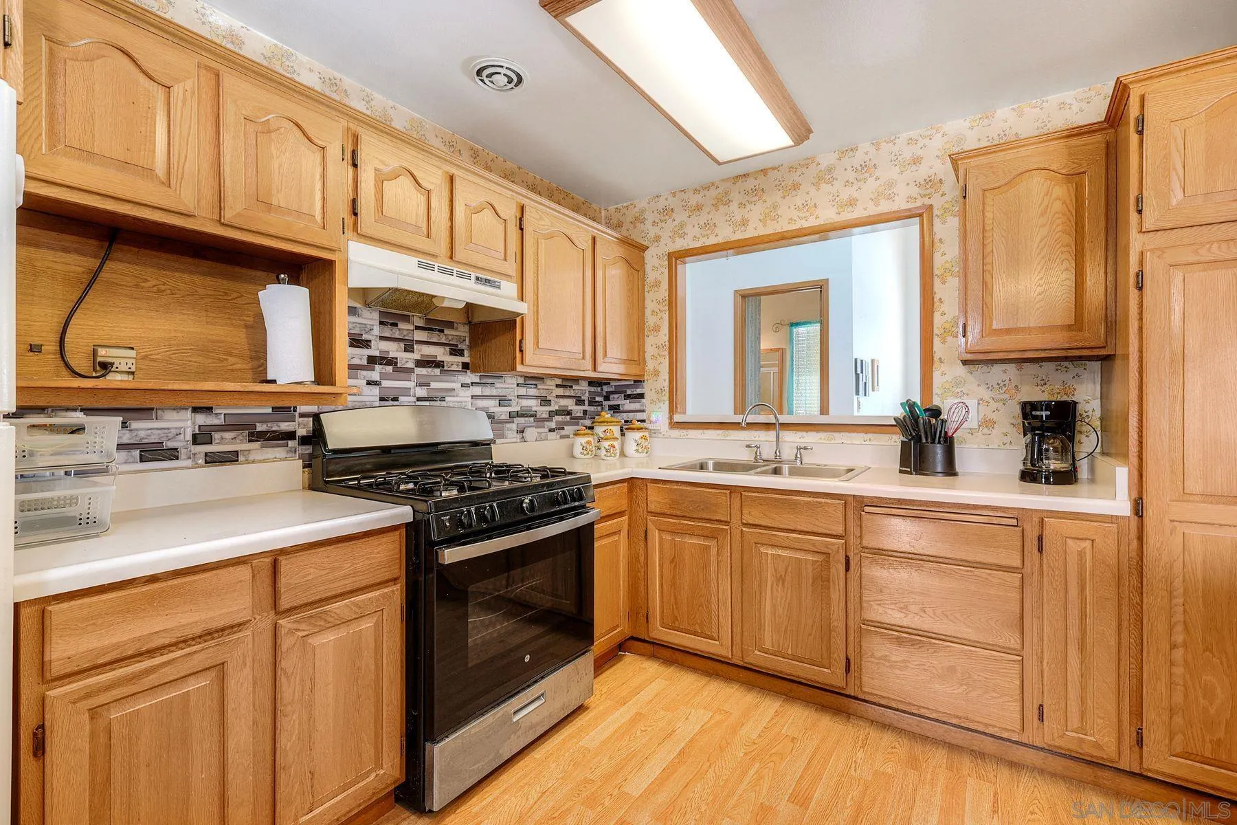 https://cdn.realtyfeed.com/cdn/127/260014043/2222079af03a73c065a2322866eea7c0.webp