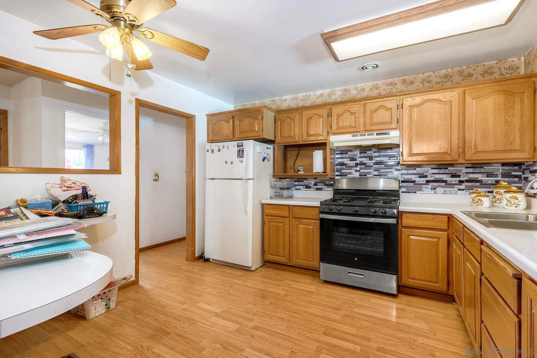 https://cdn.realtyfeed.com/cdn/127/260014043/244fd40646409d9720c42d6e86f8b81e.webp