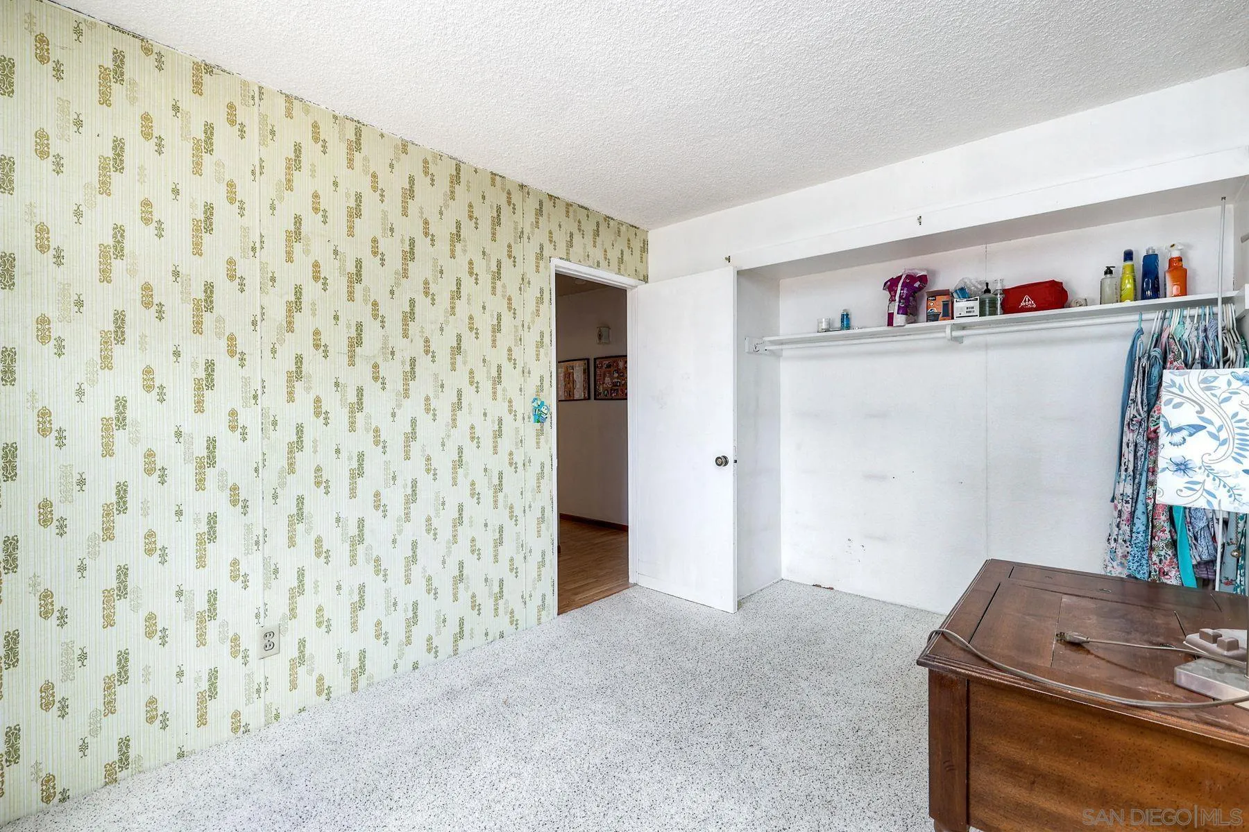 https://cdn.realtyfeed.com/cdn/127/260014043/3cec937c68a38a64761592cac038e048.webp