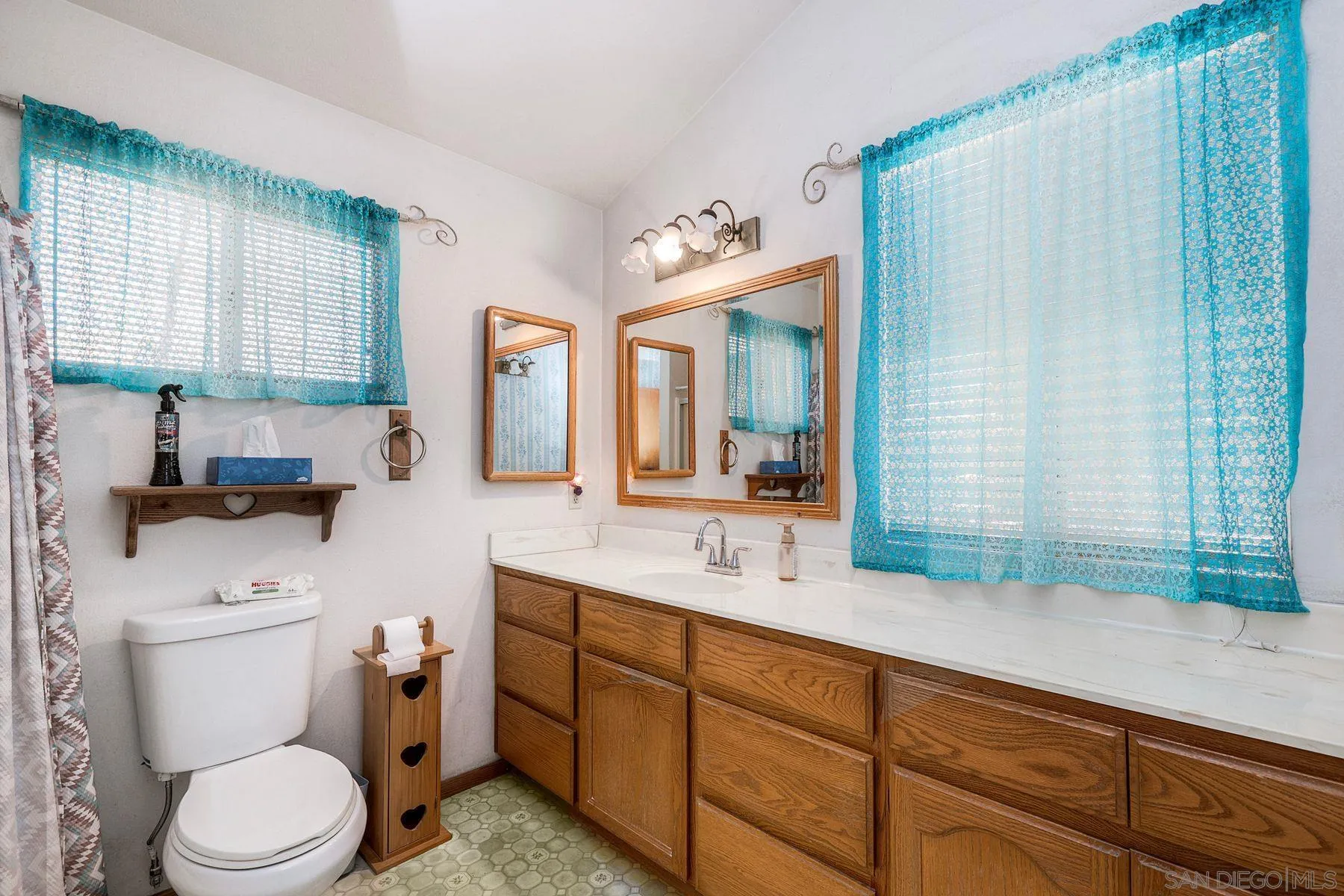 https://cdn.realtyfeed.com/cdn/127/260014043/899769e66f5532e66a6c38f86d4b3294.webp