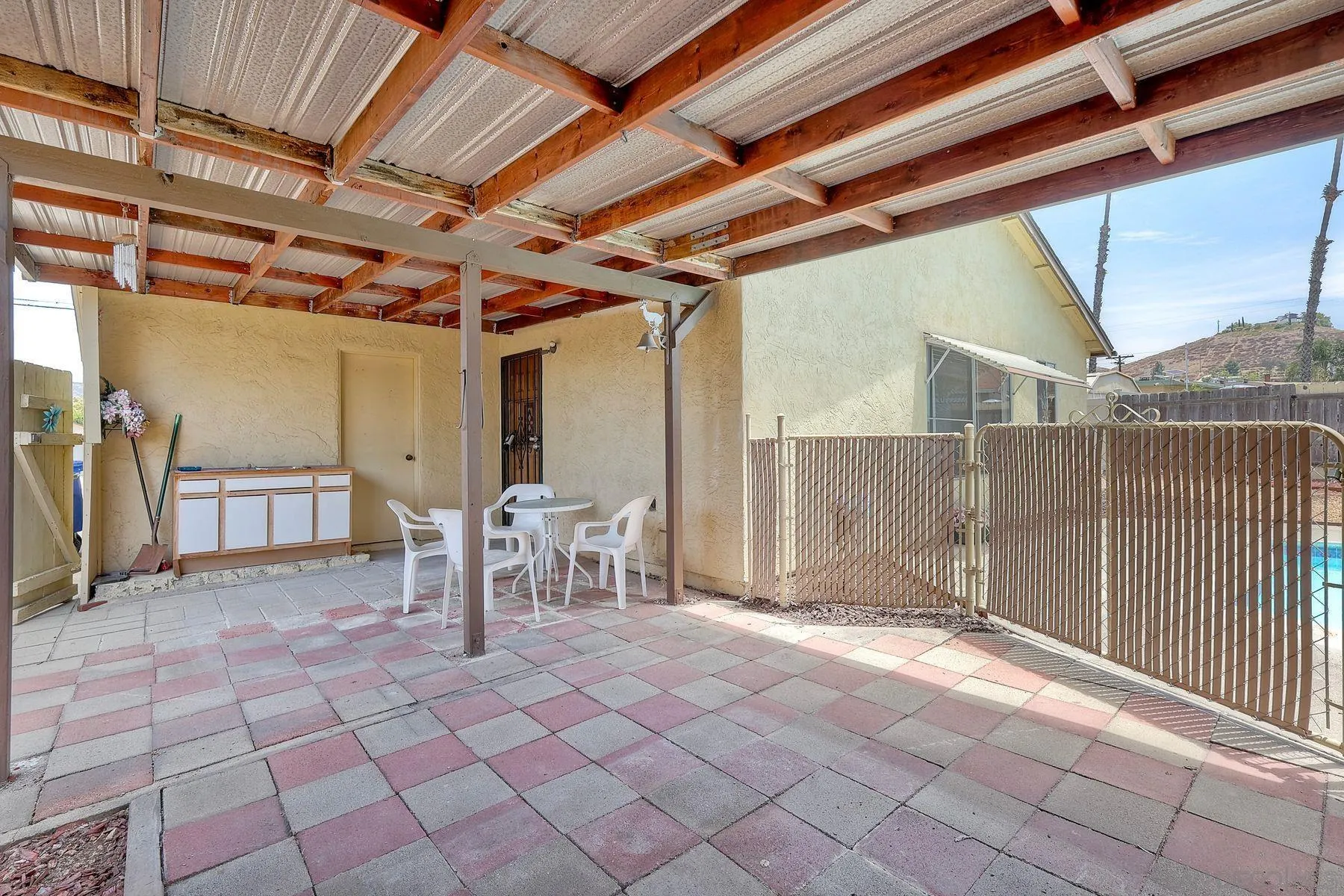 https://cdn.realtyfeed.com/cdn/127/260014043/8b4ba09c3c5dbecad88a09e46fabc179.webp