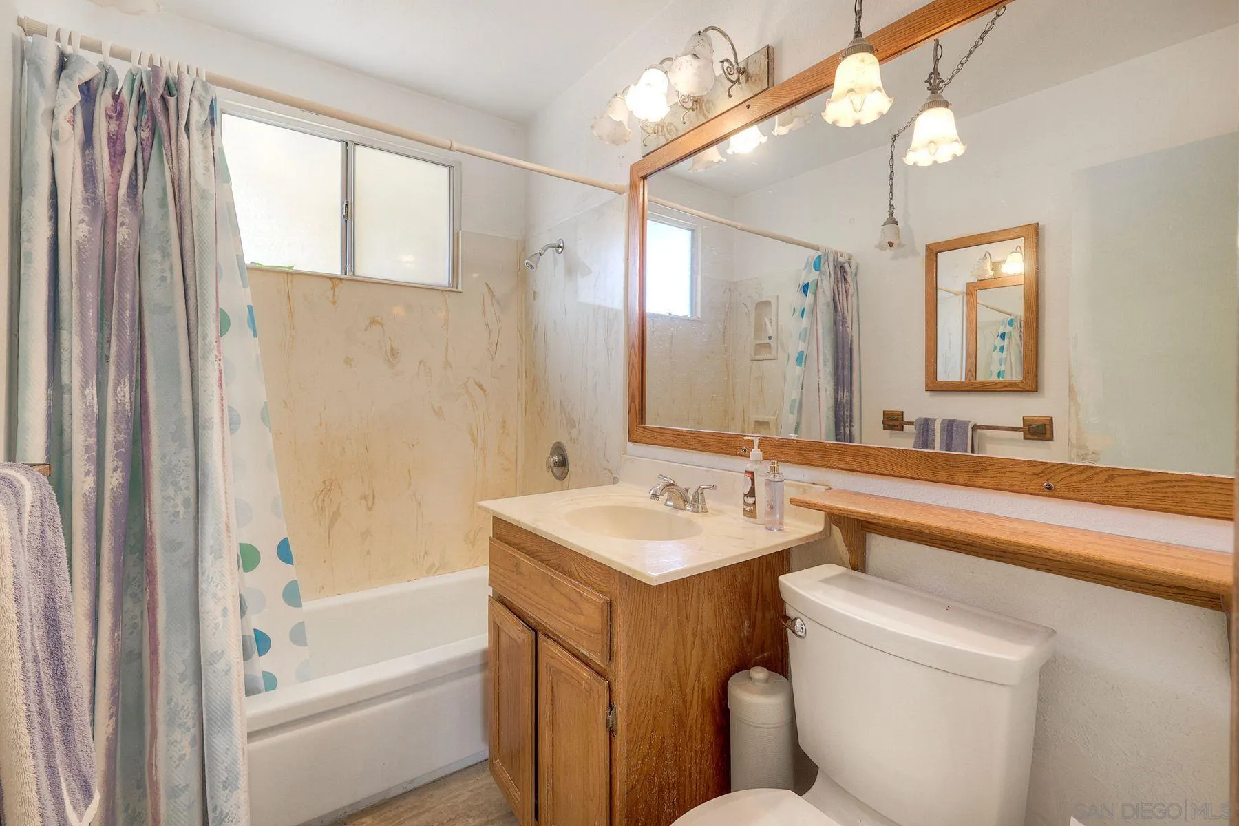 https://cdn.realtyfeed.com/cdn/127/260014043/9819255410ea17d18dd685d1b1a82d24.webp