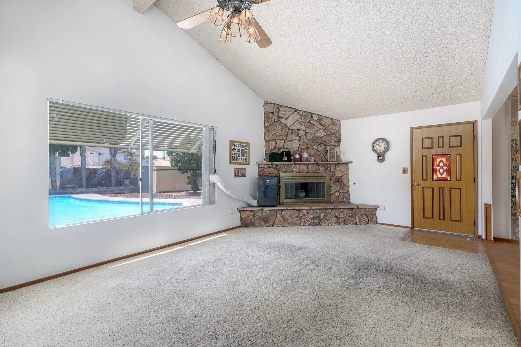 https://cdn.realtyfeed.com/cdn/127/260014043/a765247970582d689bbdc948c83621a2.webp