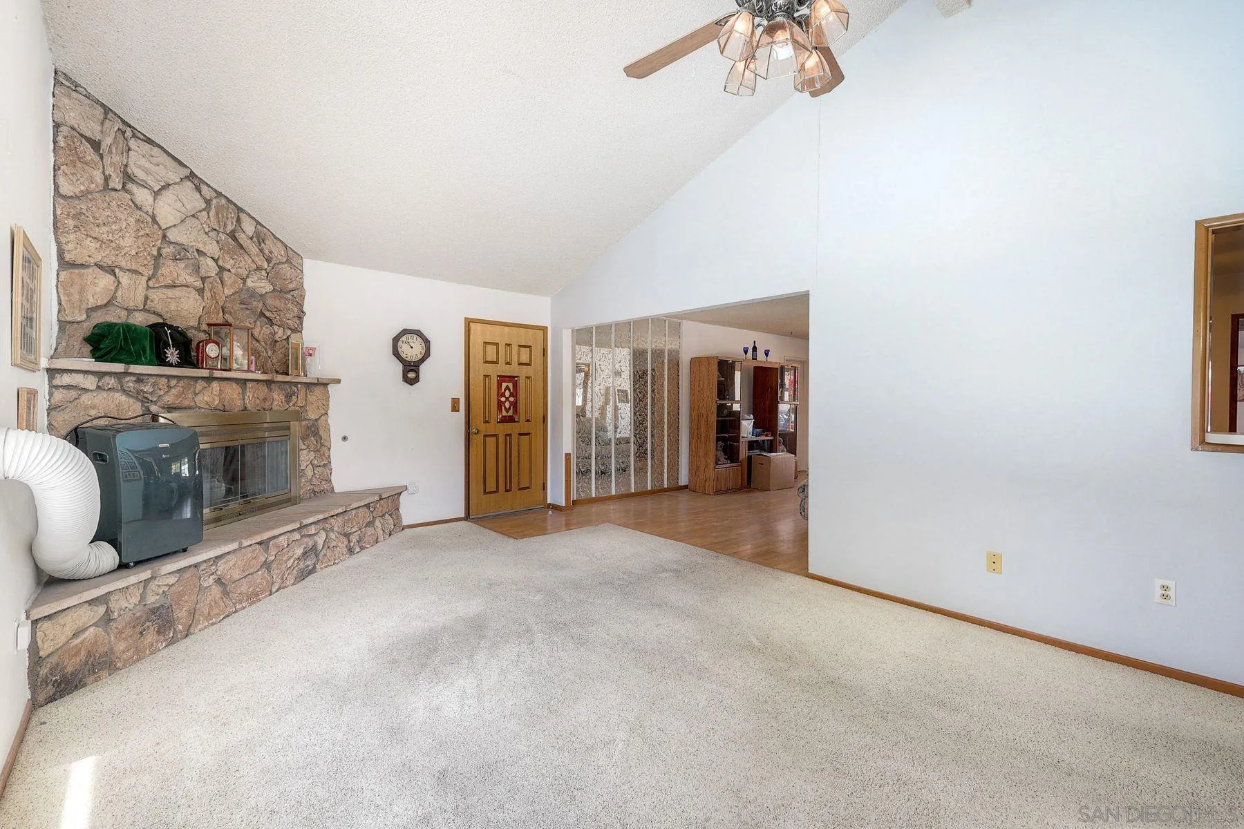 https://cdn.realtyfeed.com/cdn/127/260014043/a9fe6727b06e0694809008c66378c5c2.webp