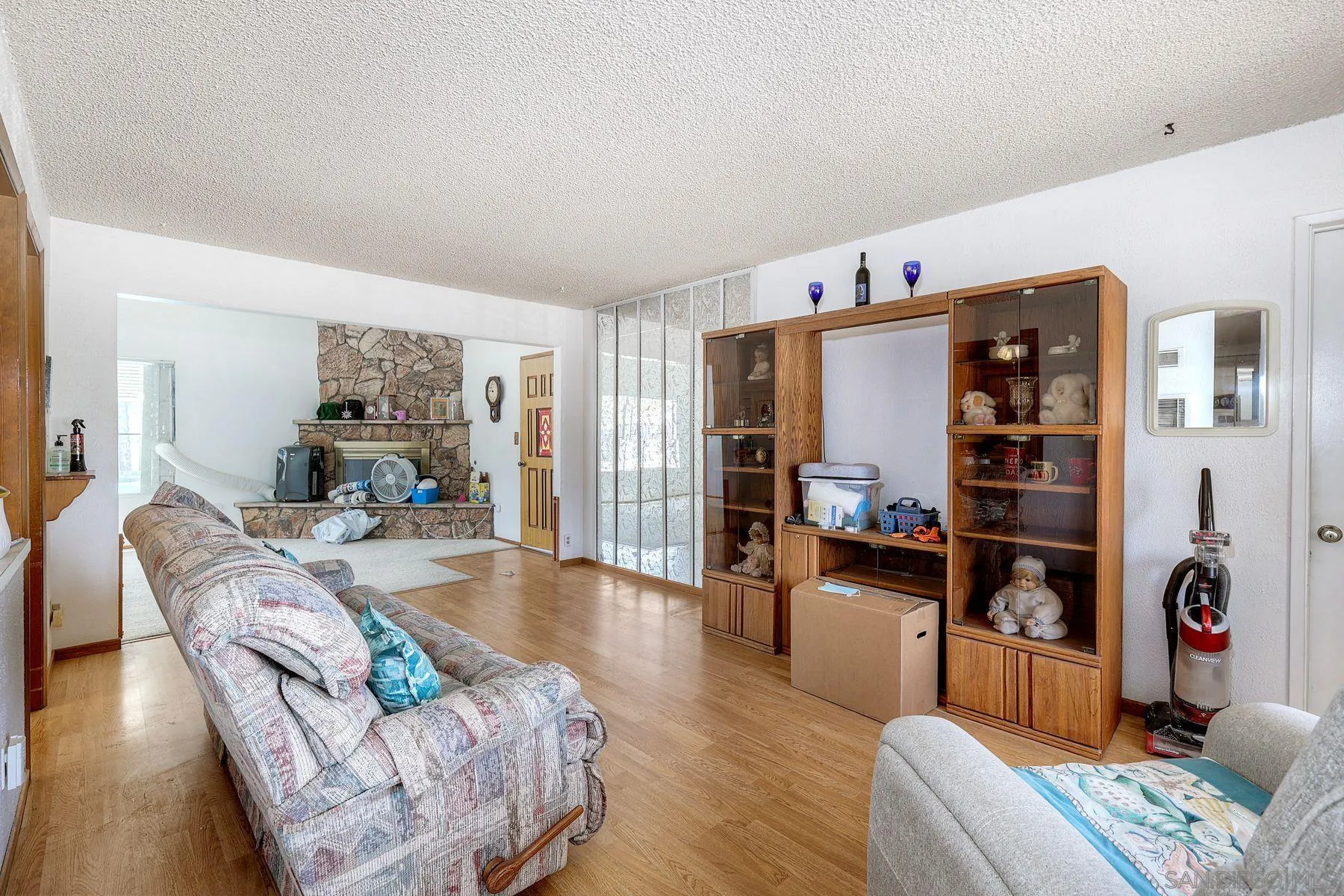 https://cdn.realtyfeed.com/cdn/127/260014043/f3e77d0e1db1c08e290495a2b03dd4f6.webp