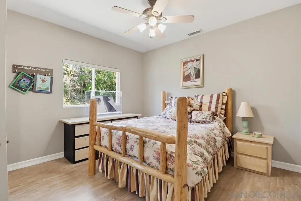 https://cdn.realtyfeed.com/cdn/127/260014049/06fd6360e6c8133bd9926781d8de31e9.webp
