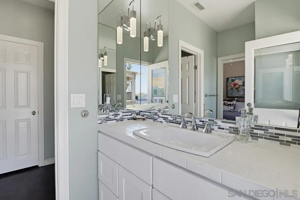 https://cdn.realtyfeed.com/cdn/127/260014049/27128500944835438d25a12bbbda0832.webp