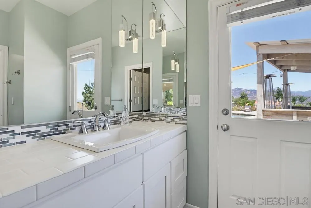 https://cdn.realtyfeed.com/cdn/127/260014049/2ae79dbb9e737895b9143f74176289cd.webp
