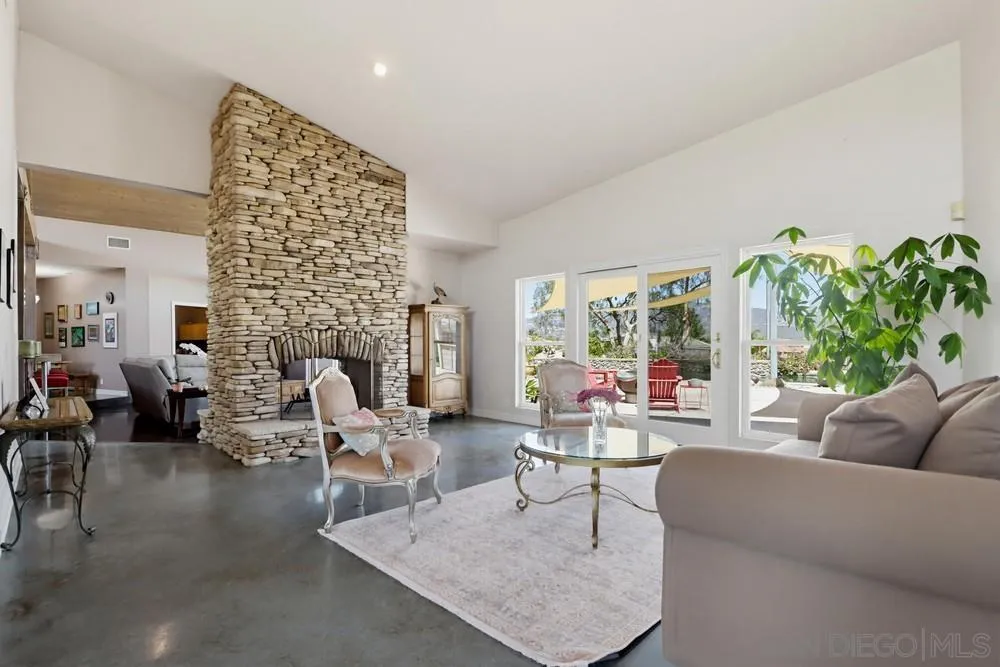 https://cdn.realtyfeed.com/cdn/127/260014049/57038a9b60daa49a4304845f7fc164eb.webp