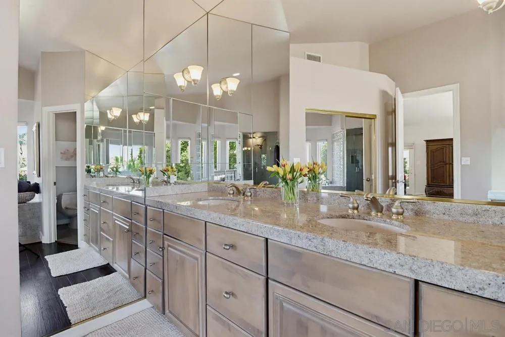 https://cdn.realtyfeed.com/cdn/127/260014049/5c07b71b7aa6826f2bdb5c6be3352467.webp