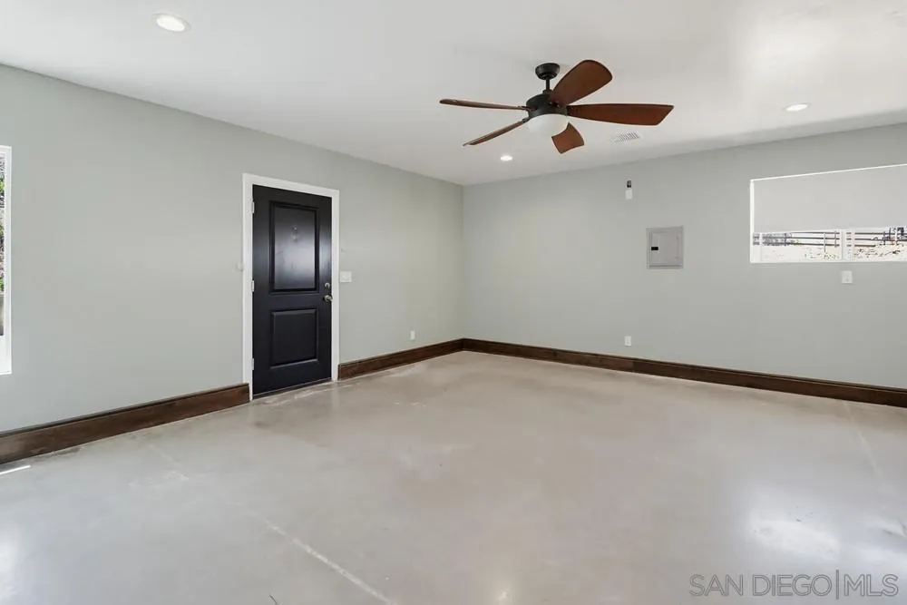 https://cdn.realtyfeed.com/cdn/127/260014049/6e8ac375e9b1c95bfc888675b2d588e7.webp