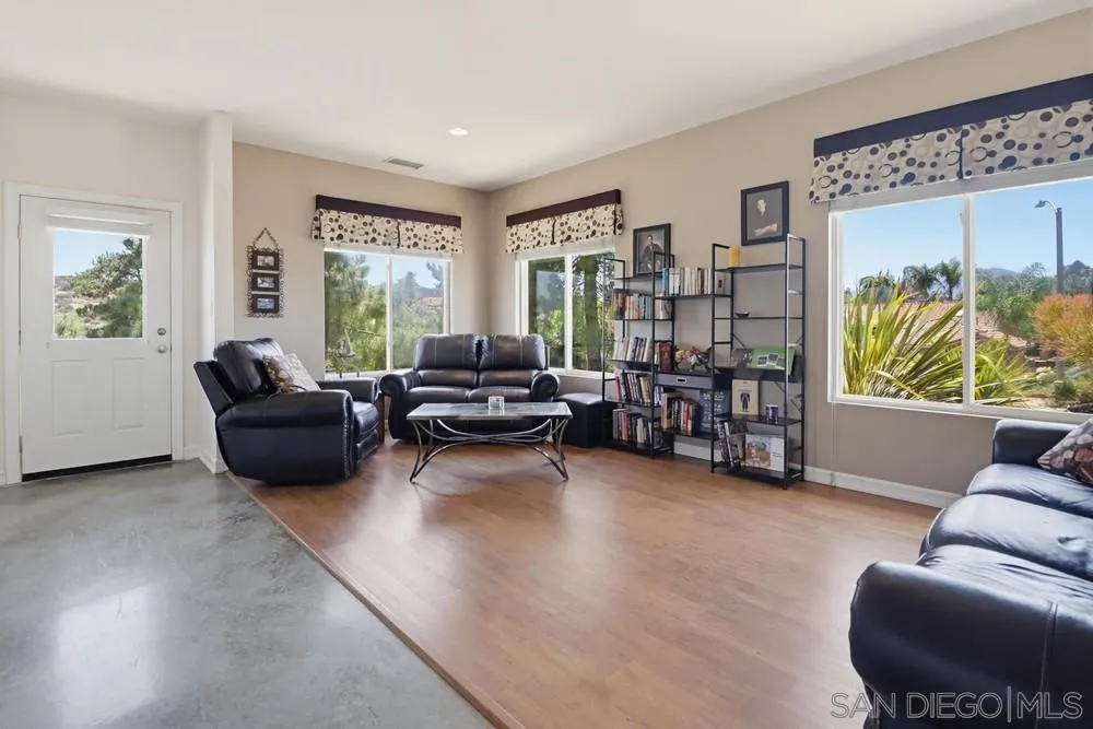 https://cdn.realtyfeed.com/cdn/127/260014049/a4b4ce238d46924bb1c75a1ac7cd05a1.webp
