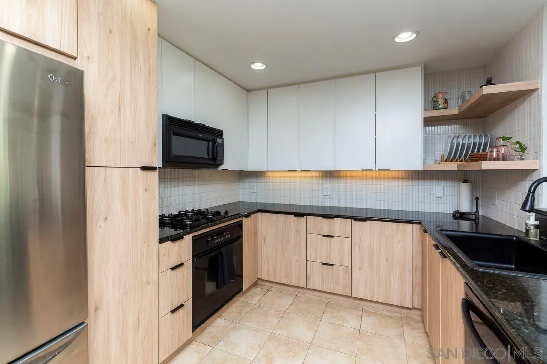 https://cdn.realtyfeed.com/cdn/127/260014050/0bfc1b1e26a231cef826f7fe6391cf47.webp