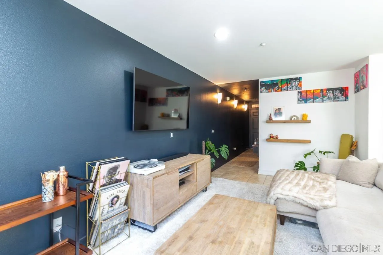 https://cdn.realtyfeed.com/cdn/127/260014050/d6e58136d8da8fc8aeb91d65f51719e1.webp