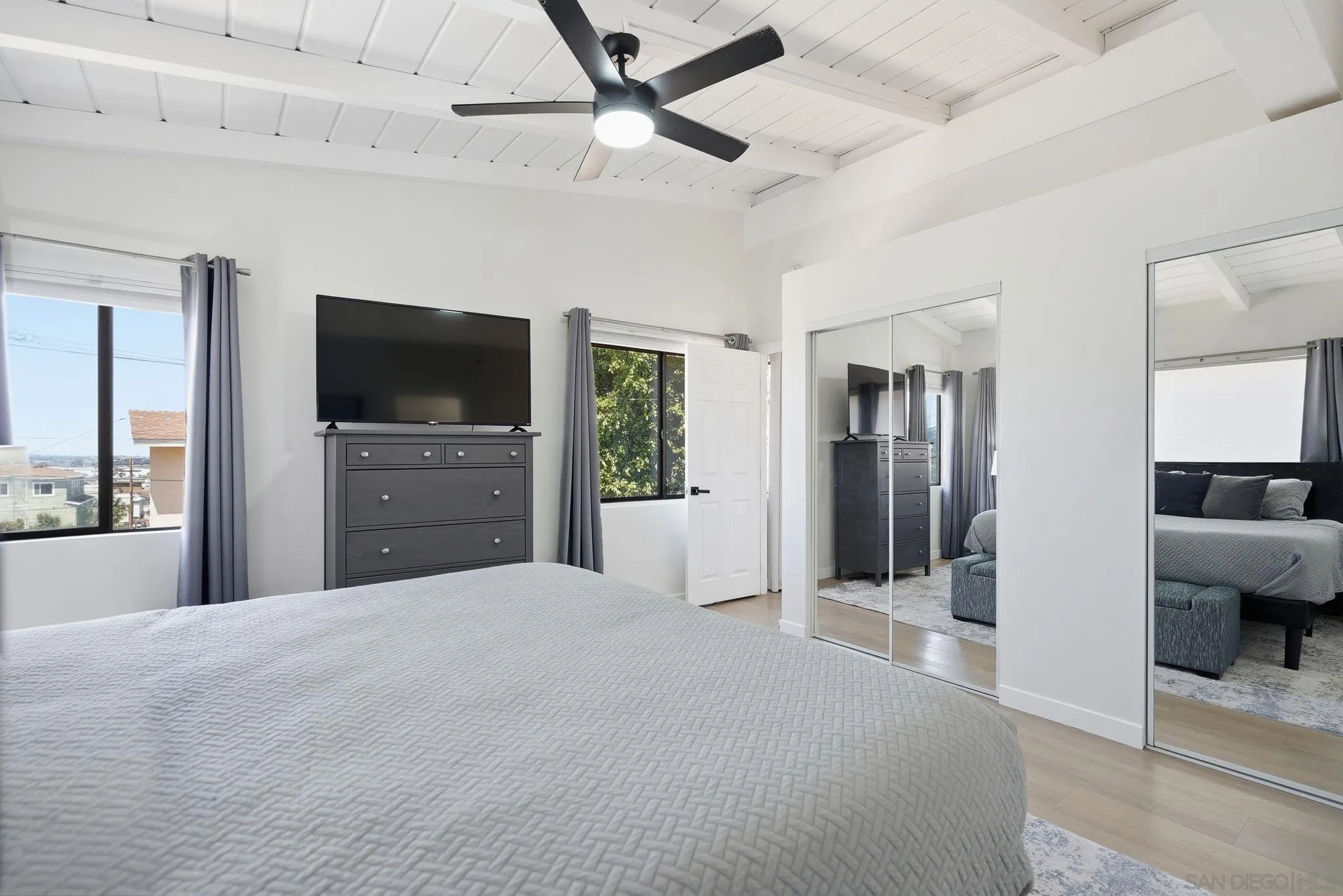 https://cdn.realtyfeed.com/cdn/127/260014051/0f26f83b235e56d49a4549453db15e40.webp