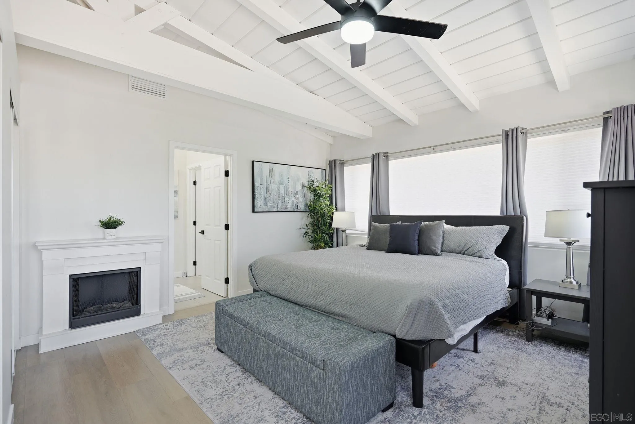 https://cdn.realtyfeed.com/cdn/127/260014051/5fa2d97b8af4a1600431f50c27f6e26f.webp